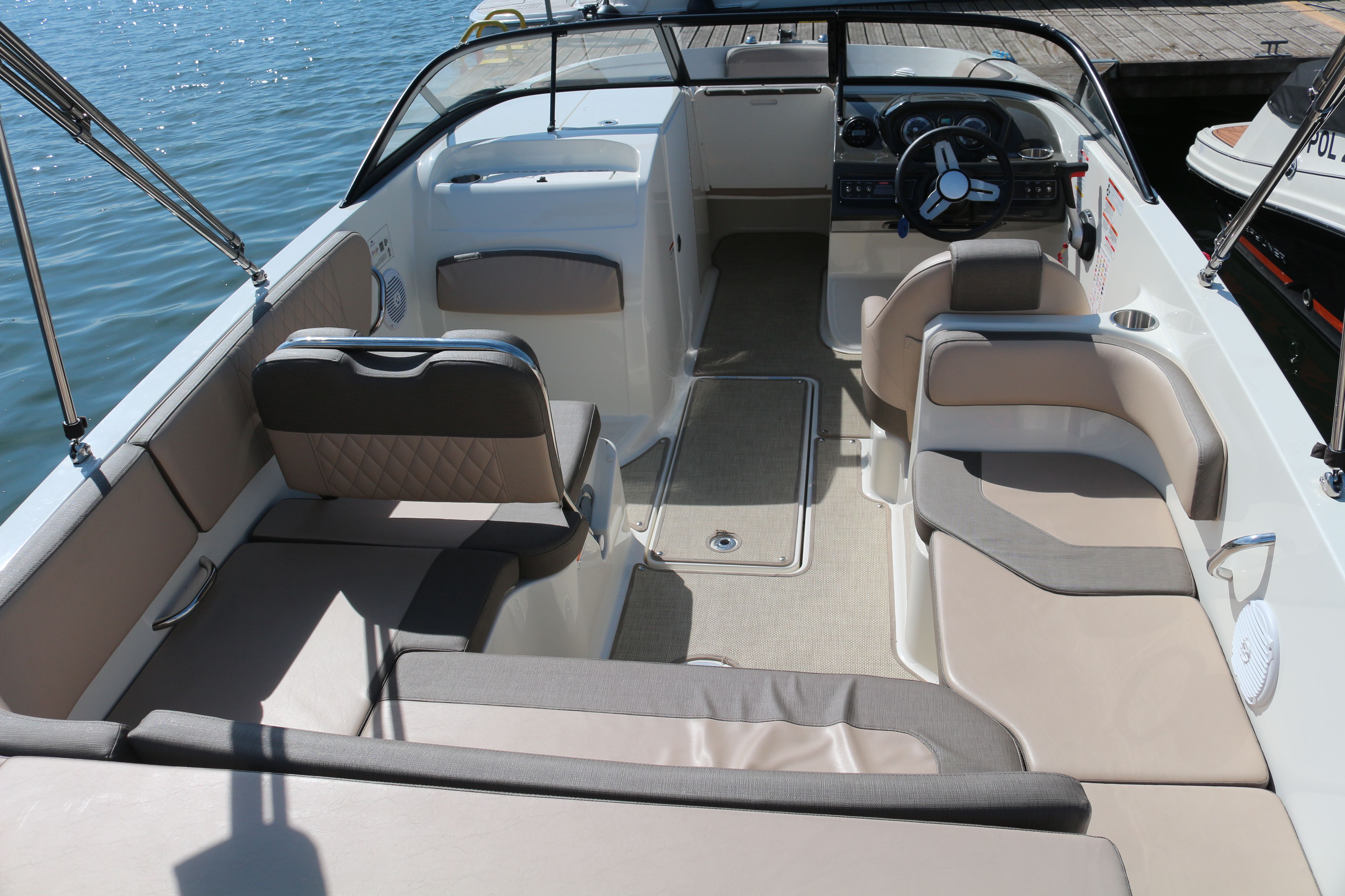 Bayliner VR6 E | Waterfire