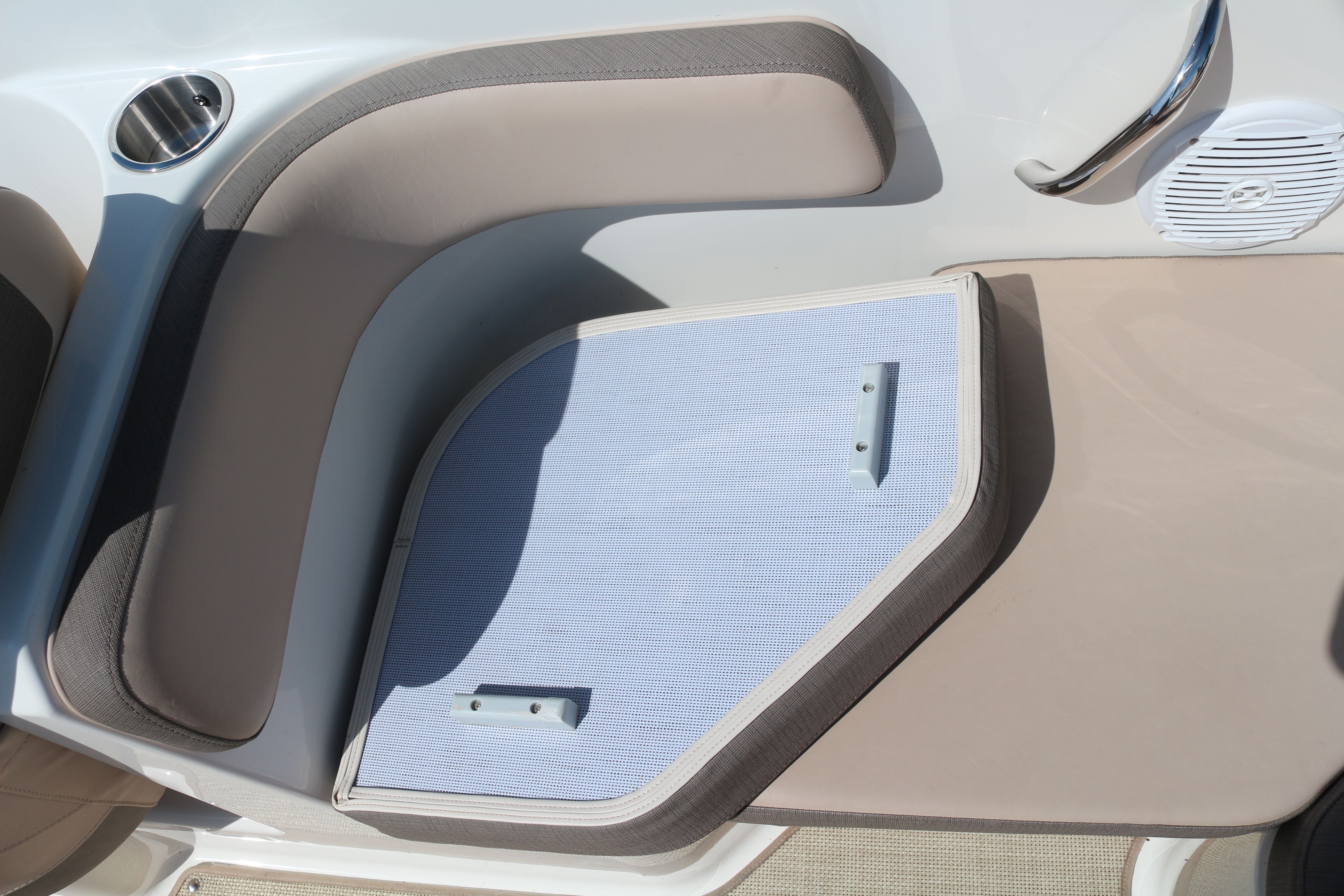 Bayliner VR6 E | Waterfire