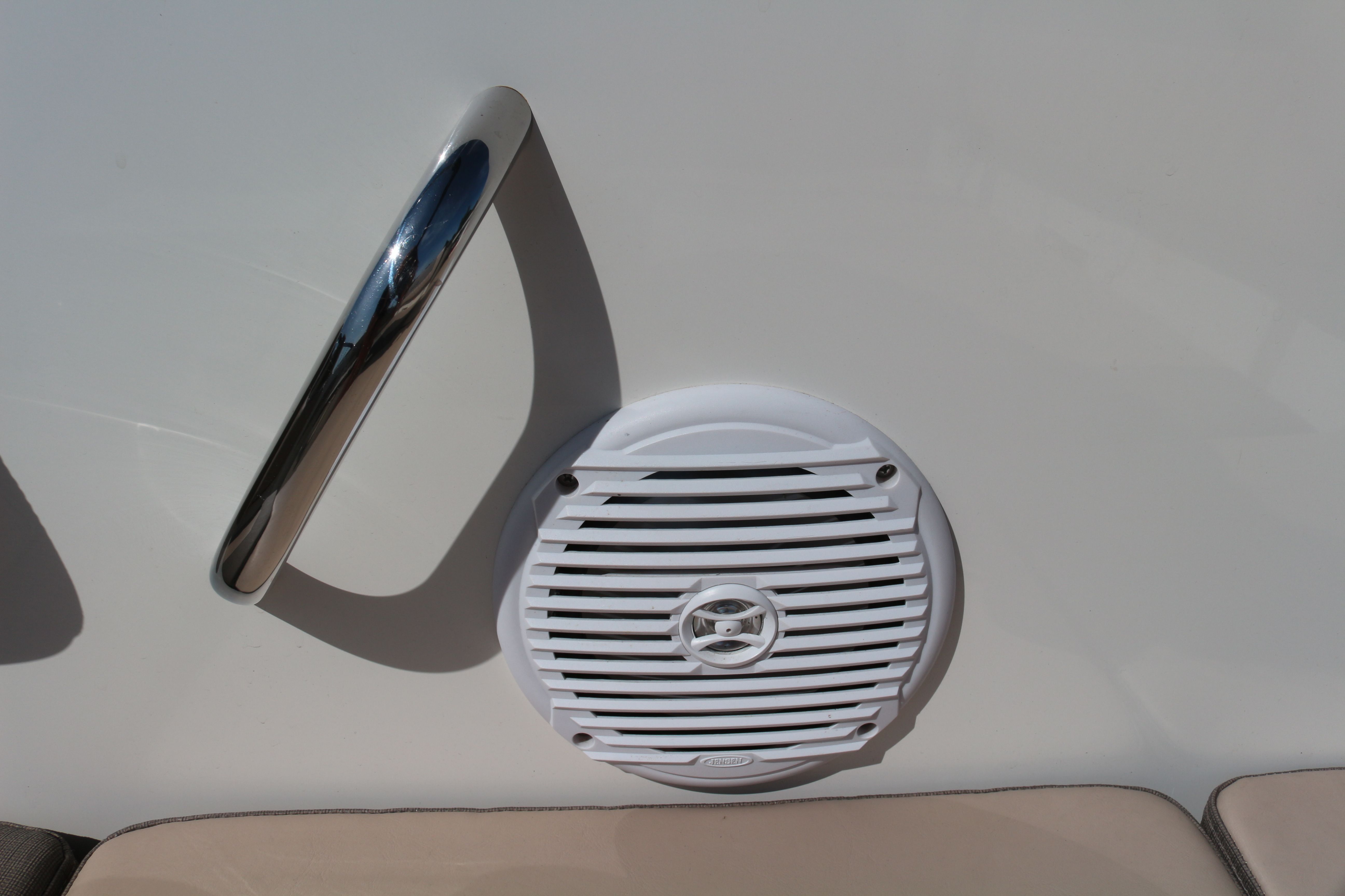 Bayliner VR6 E | Waterfire