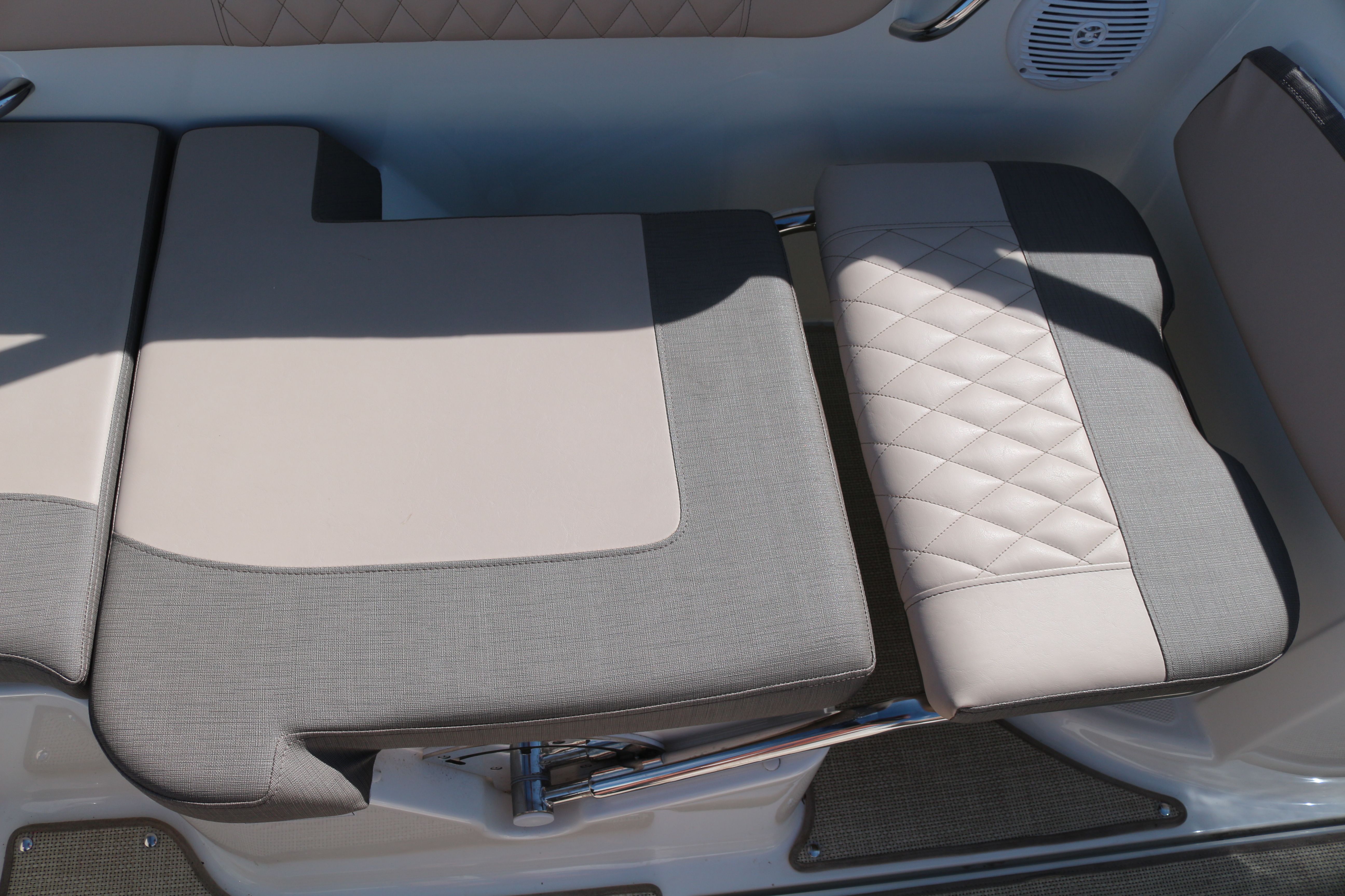 Bayliner VR6 E | Waterfire