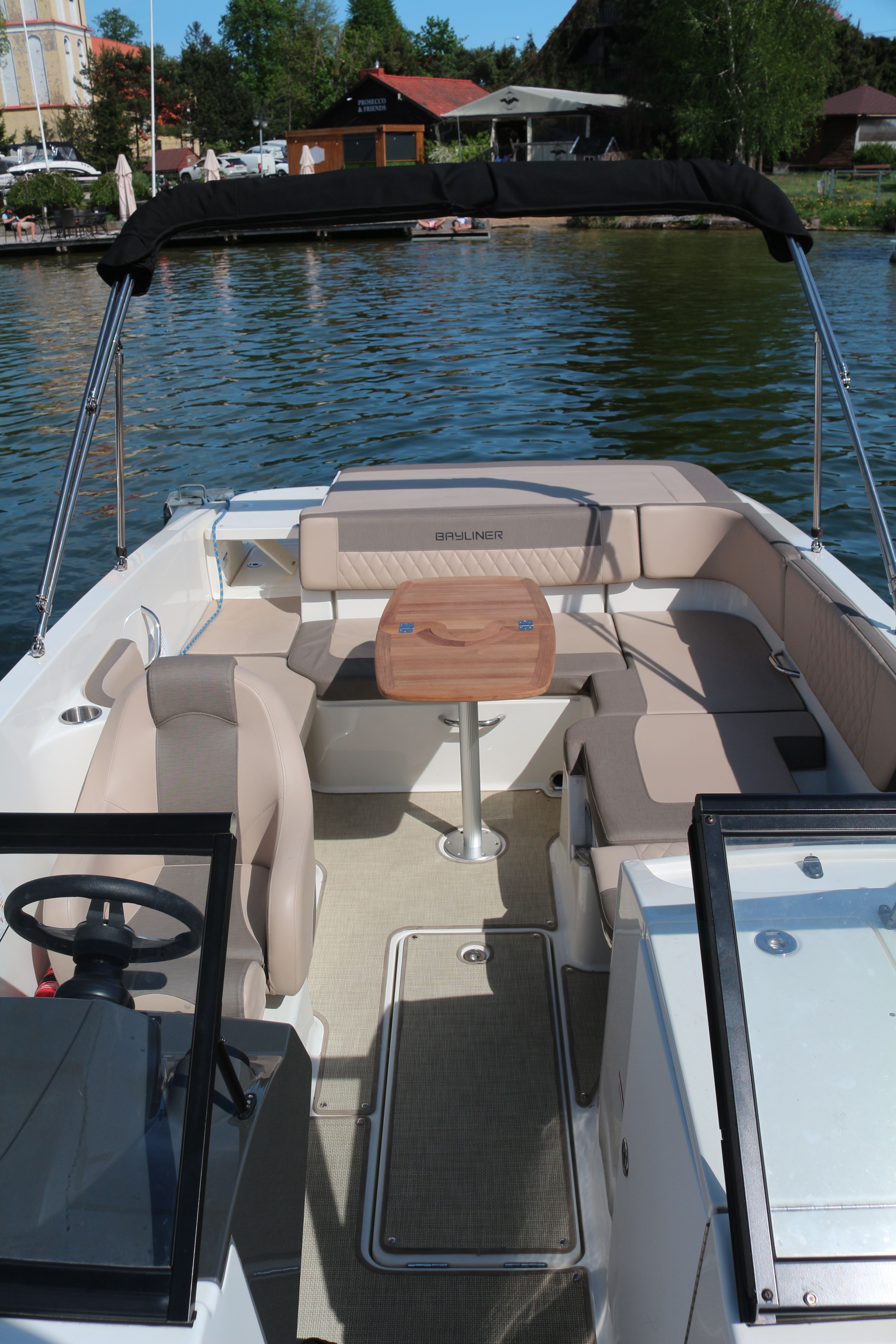 Bayliner VR6 E | Waterfire