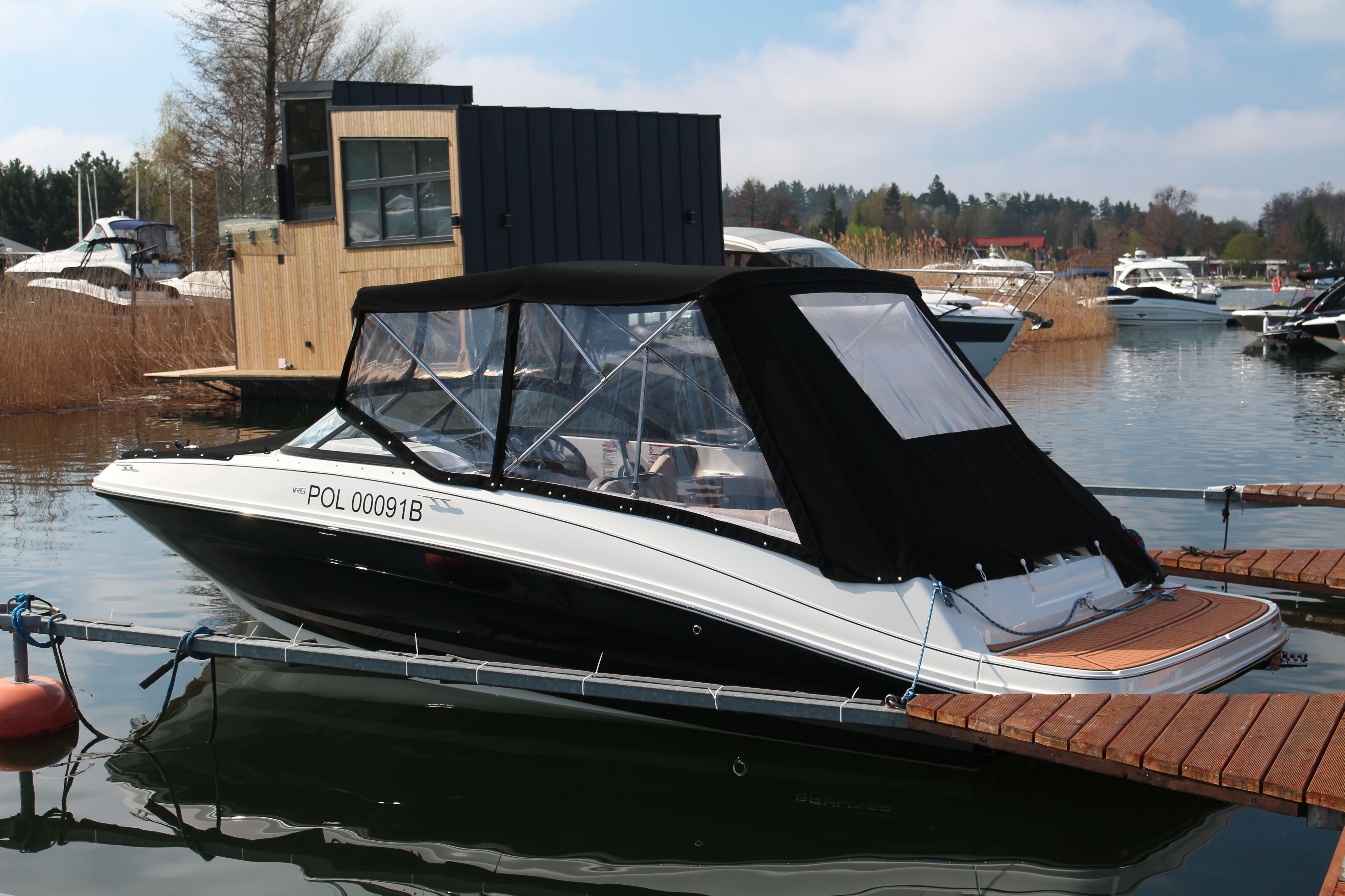 Bayliner VR6 E | Piu Bella Cosa