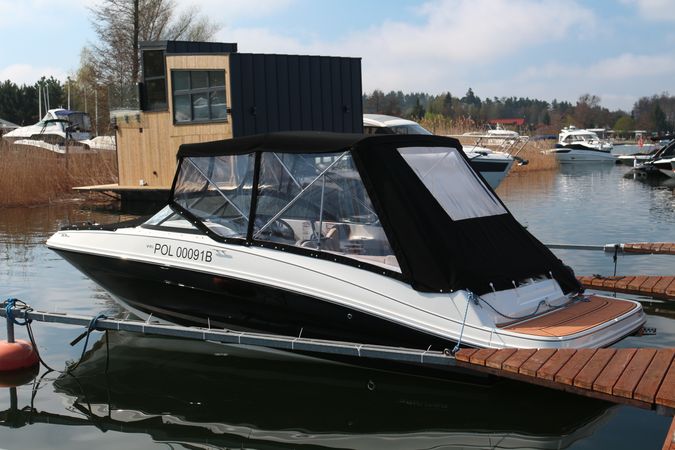 Bayliner VR6 E | Piu Bella Cosa
