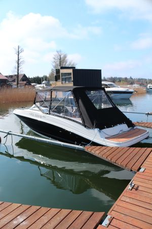 Bayliner VR6 E | Piu Bella Cosa