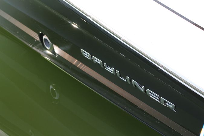 Bayliner VR6 E | Piu Bella Cosa