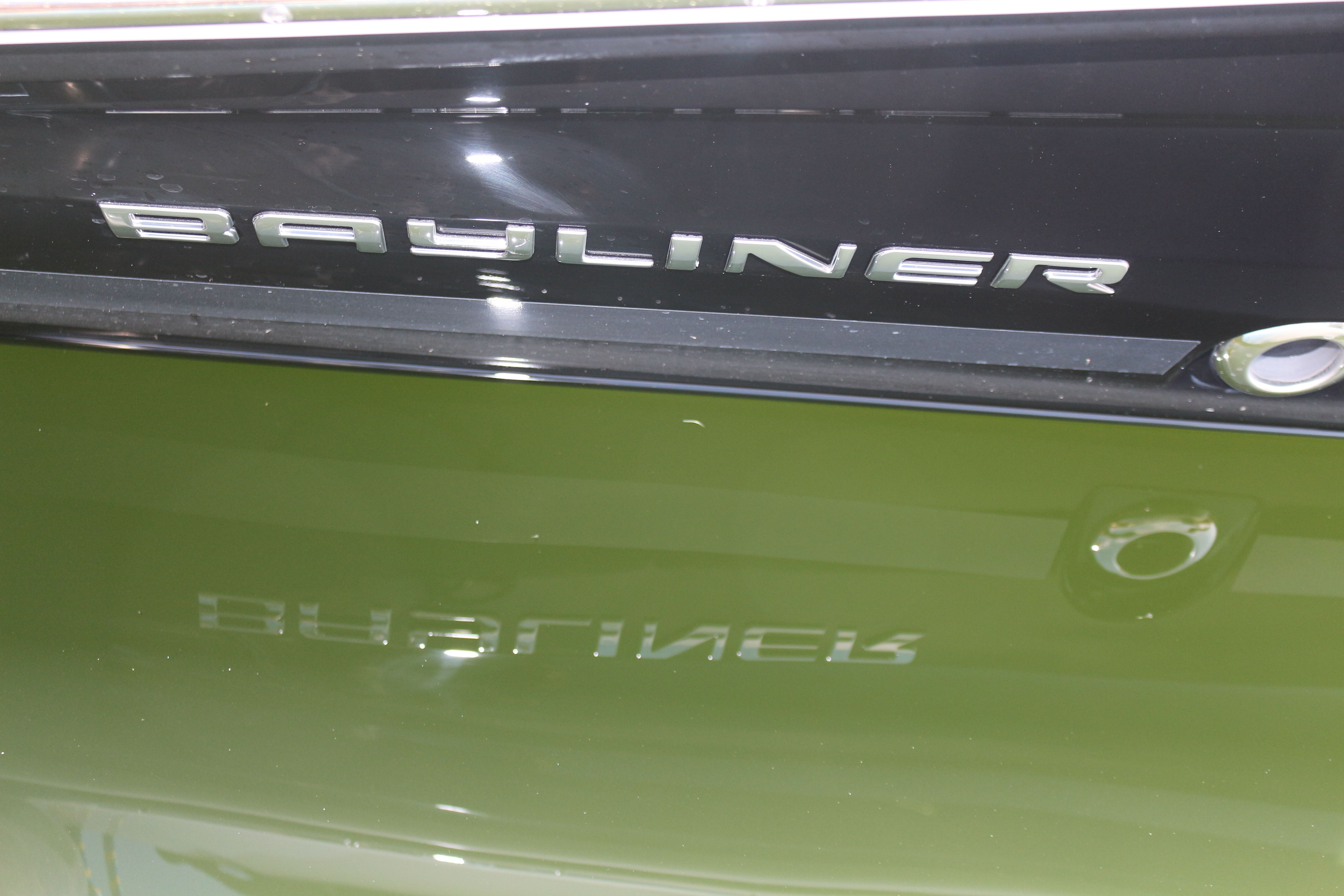 Bayliner VR6 E | Piu Bella Cosa