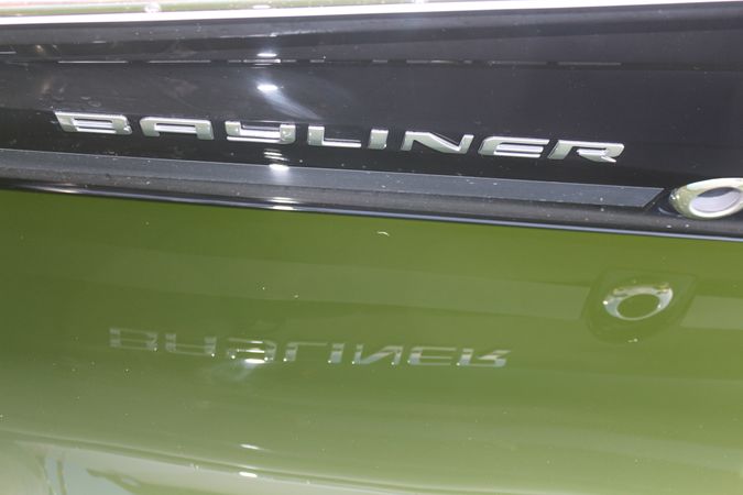 Bayliner VR6 E | Piu Bella Cosa