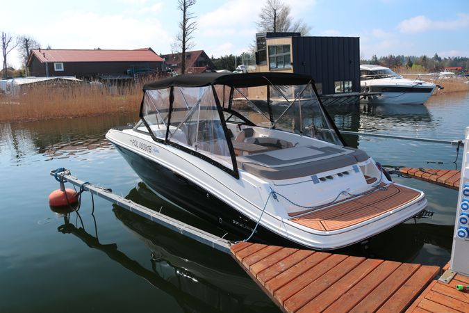 Bayliner VR6 E | Piu Bella Cosa