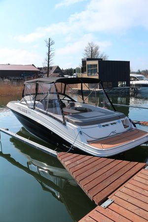 Bayliner VR6 E | Piu Bella Cosa