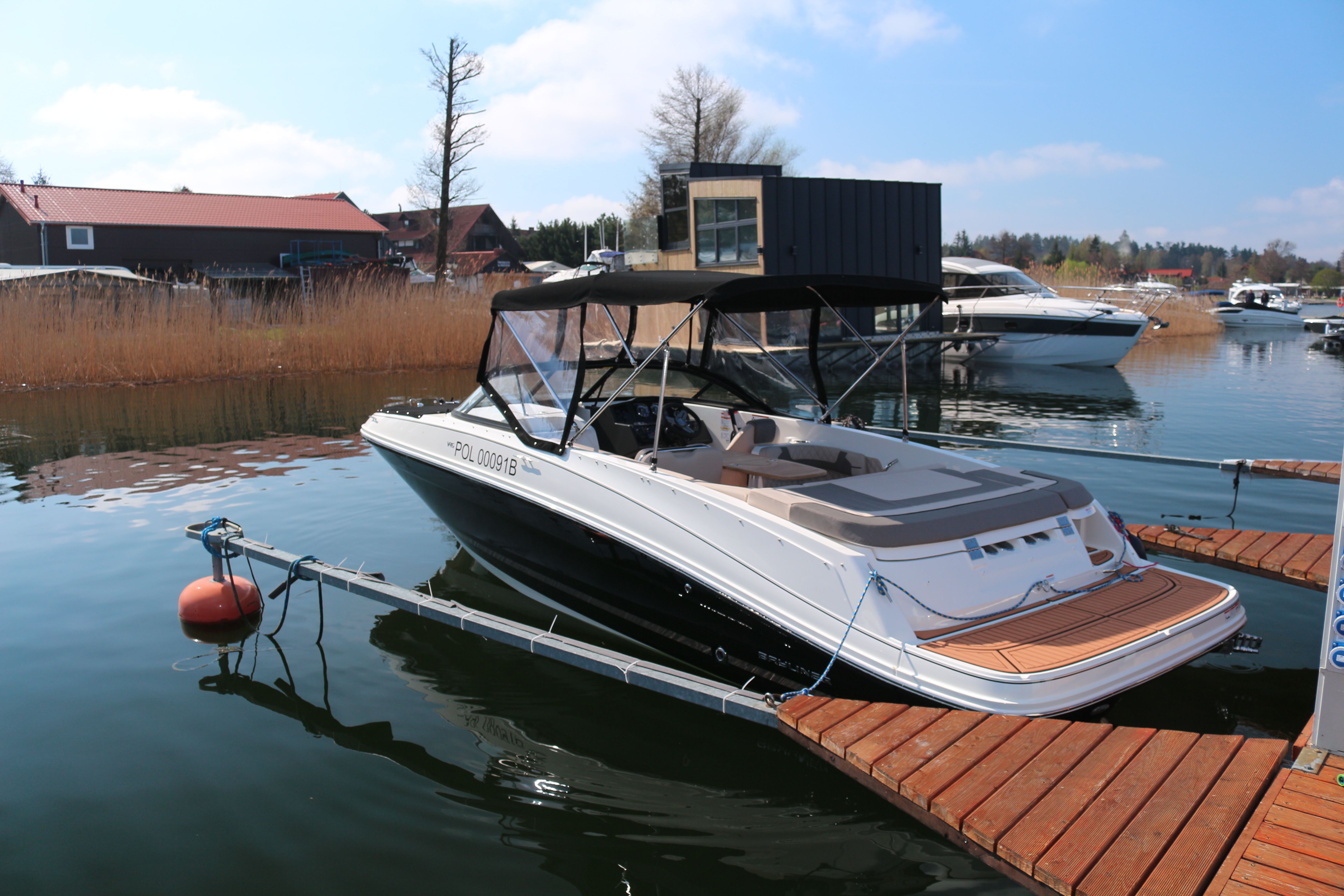 Bayliner VR6 E | Piu Bella Cosa