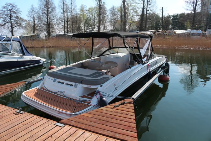 Bayliner VR6 E | Piu Bella Cosa