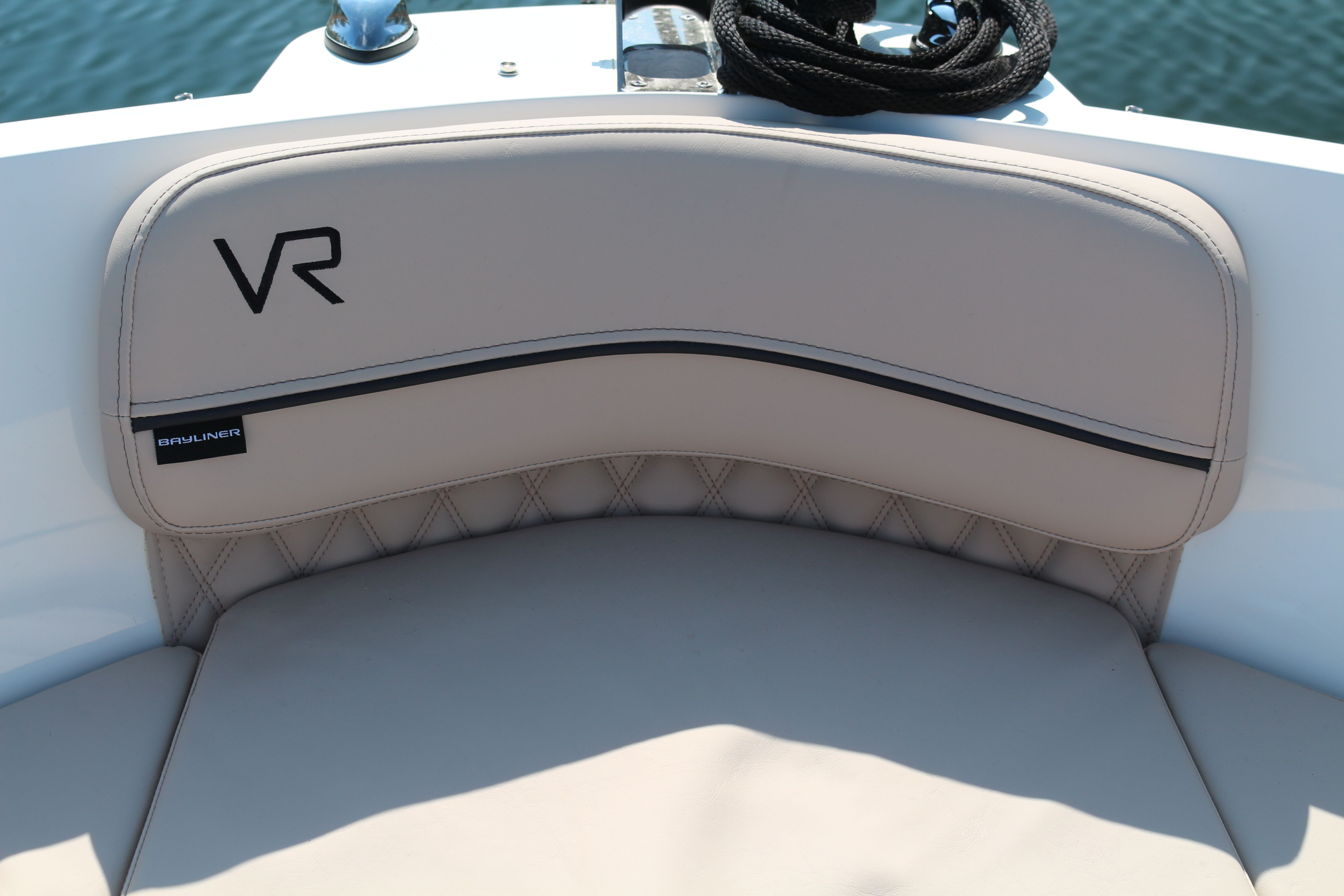 Bayliner VR6 E | Piu Bella Cosa