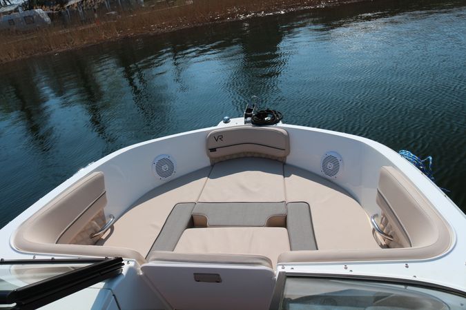 Bayliner VR6 E | Piu Bella Cosa