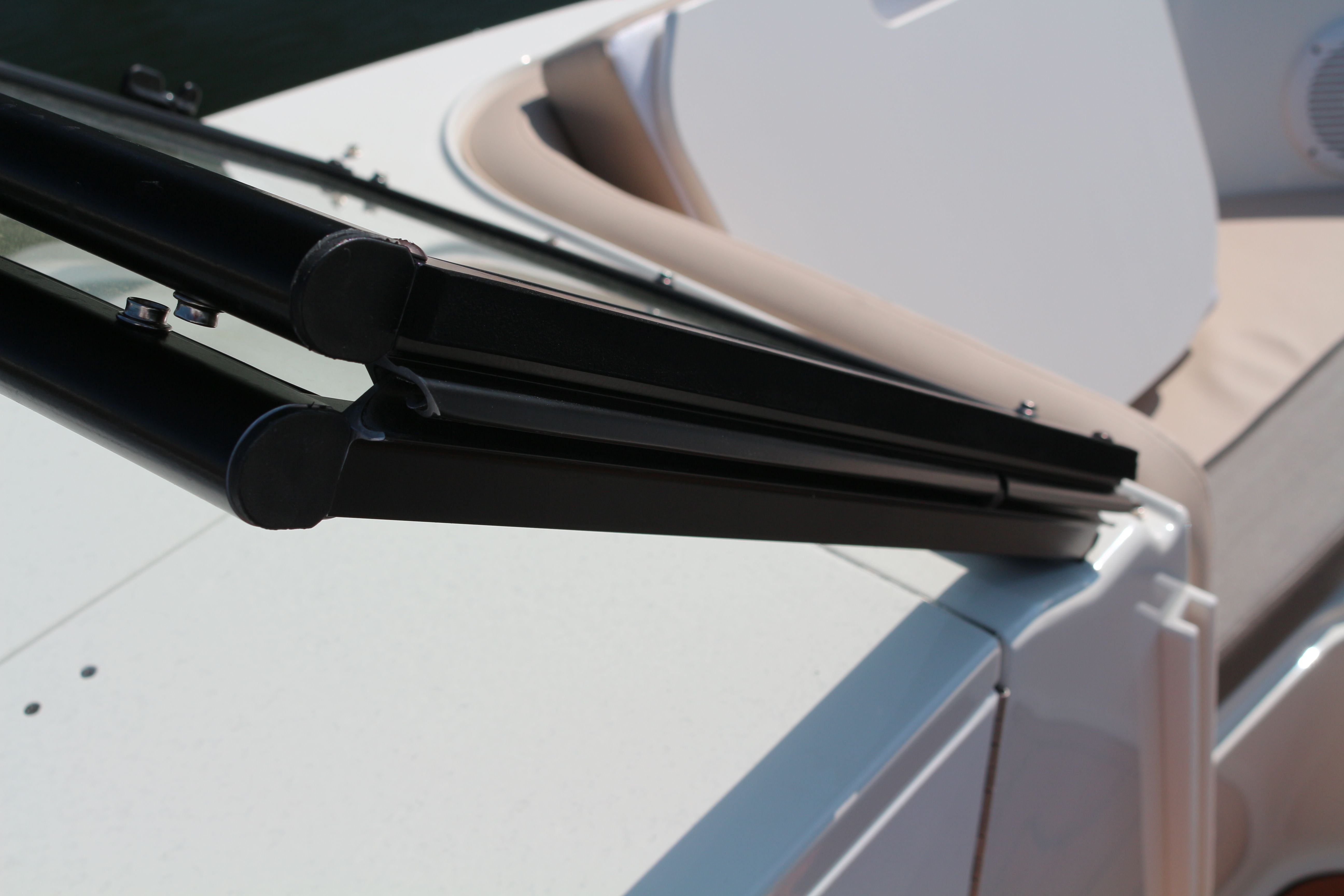 Bayliner VR6 E | Piu Bella Cosa