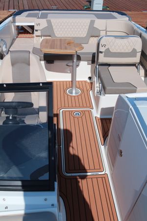 Bayliner VR6 E | Piu Bella Cosa