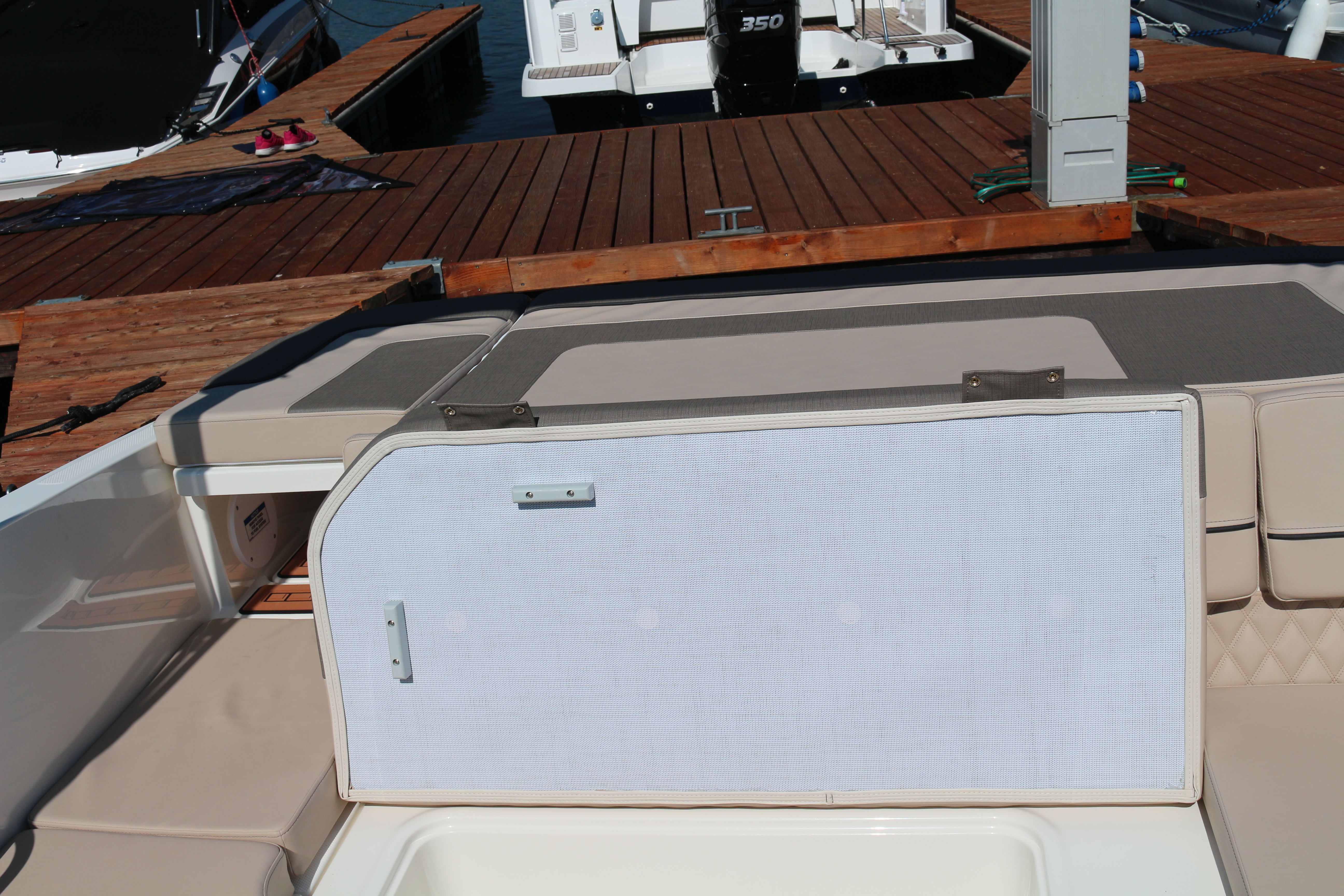 Bayliner VR6 E | Piu Bella Cosa