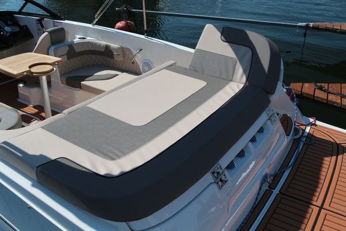 Bayliner VR6 E | Piu Bella Cosa