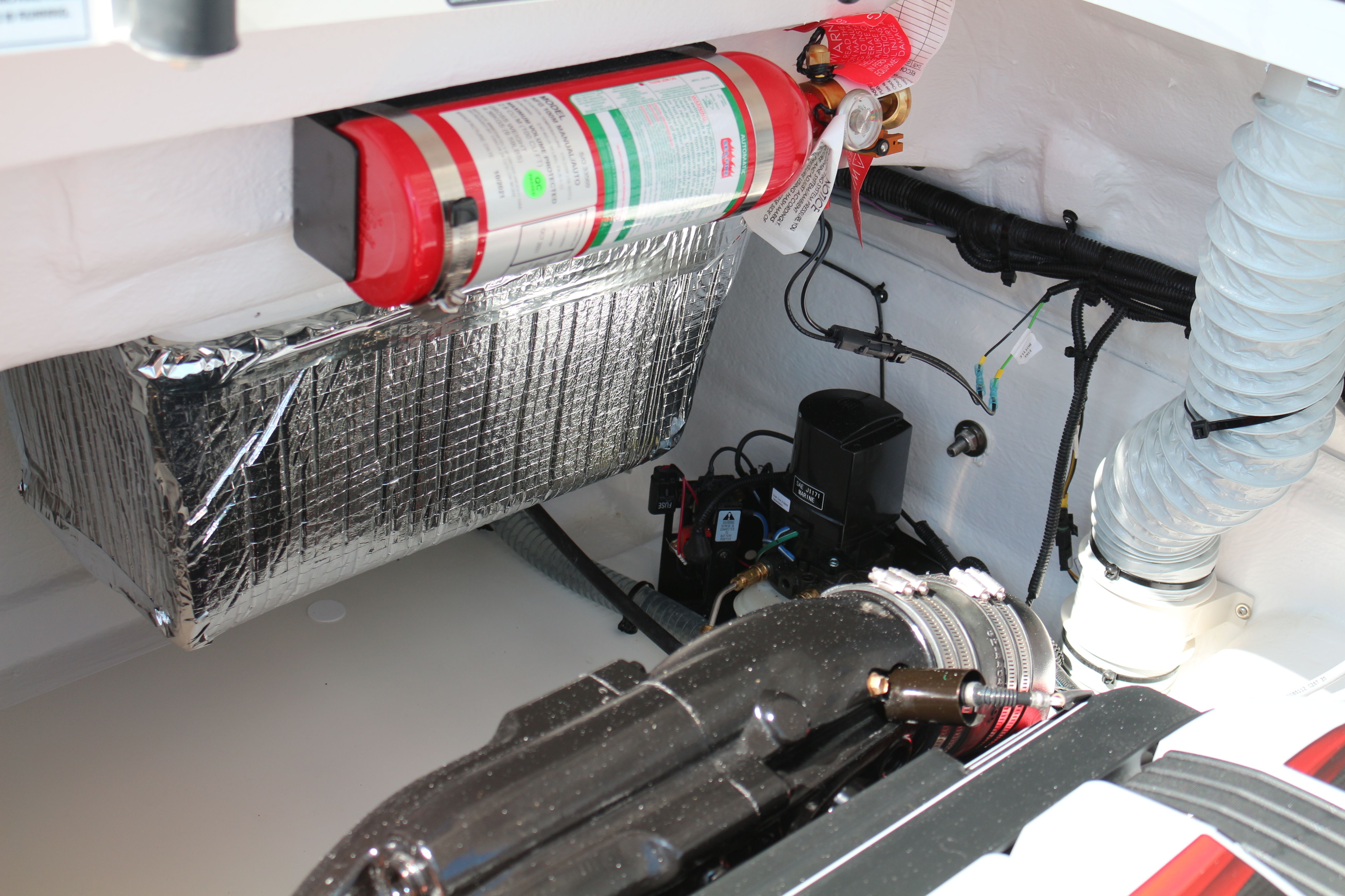 Bayliner VR6 E | Piu Bella Cosa