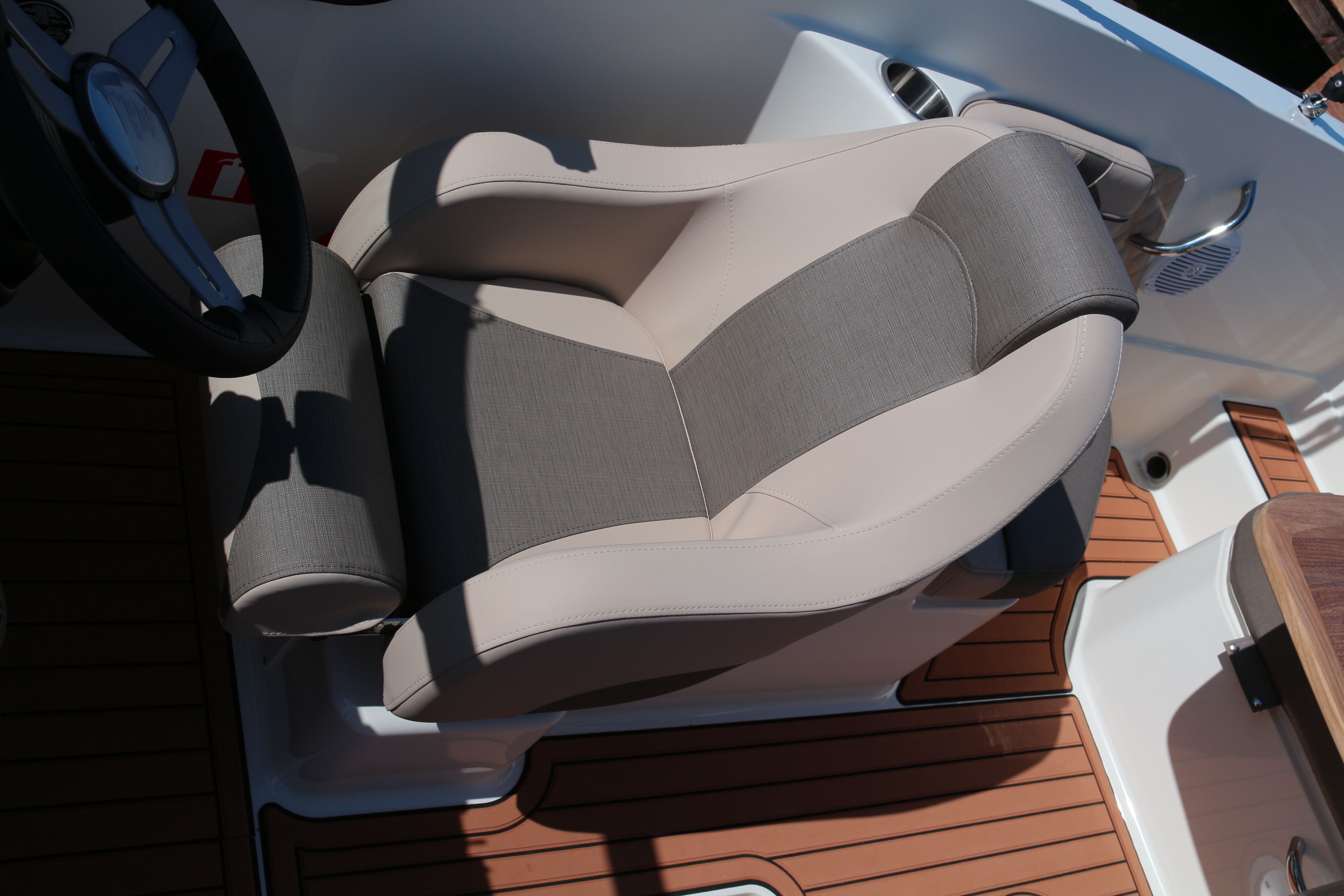 Bayliner VR6 E | Piu Bella Cosa