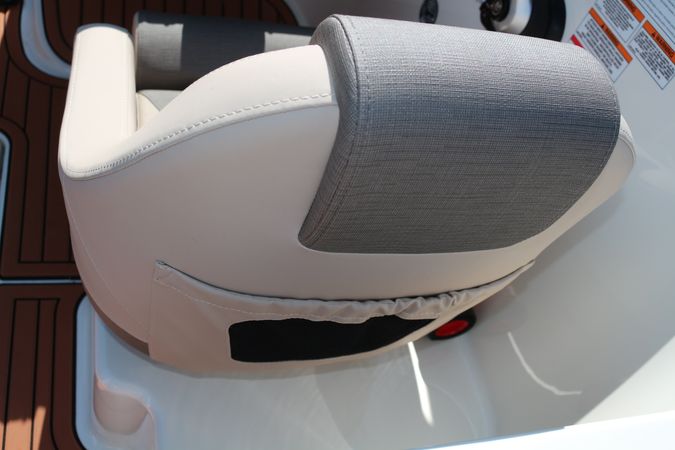 Bayliner VR6 E | Piu Bella Cosa