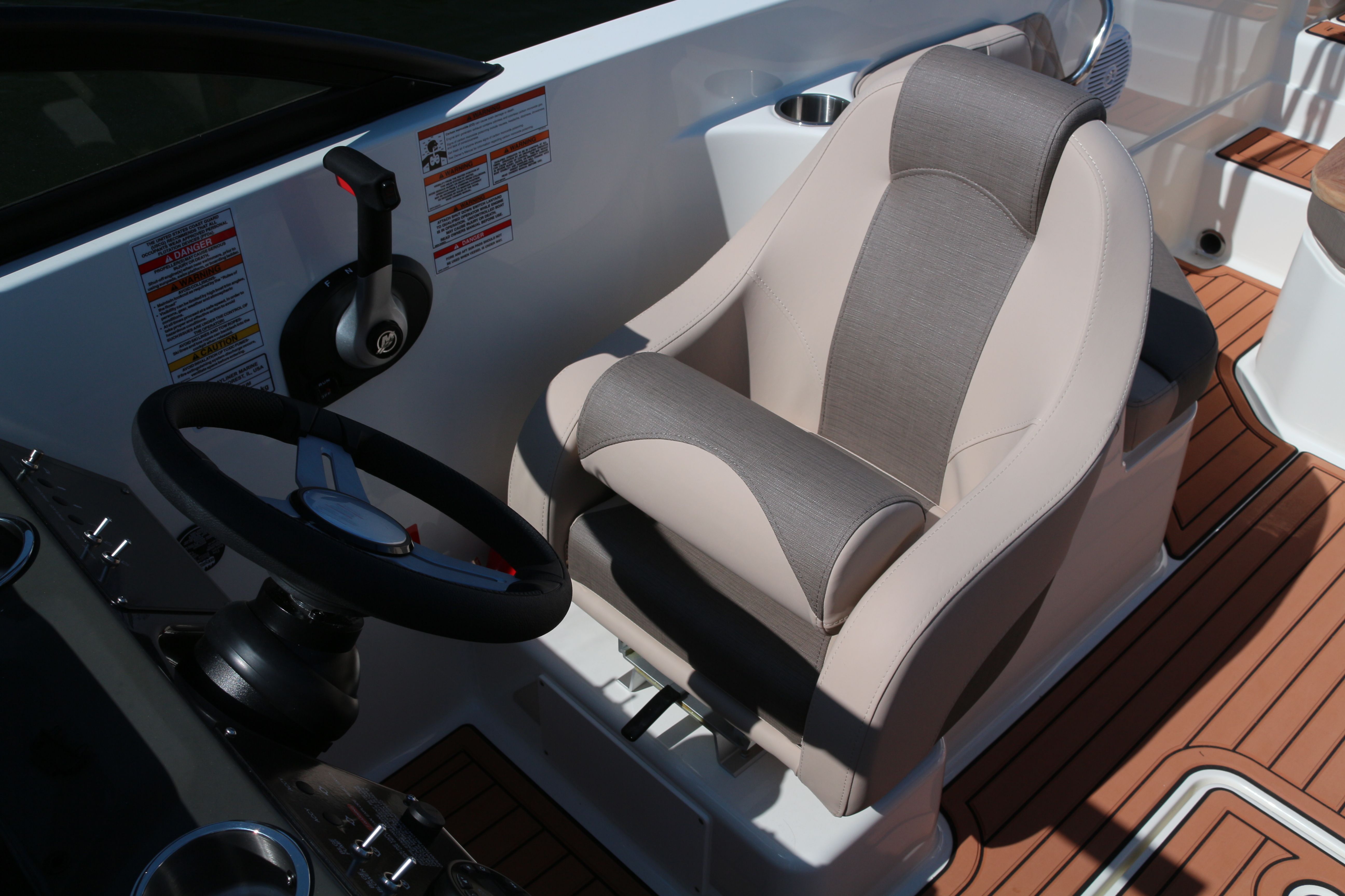 Bayliner VR6 E | Piu Bella Cosa