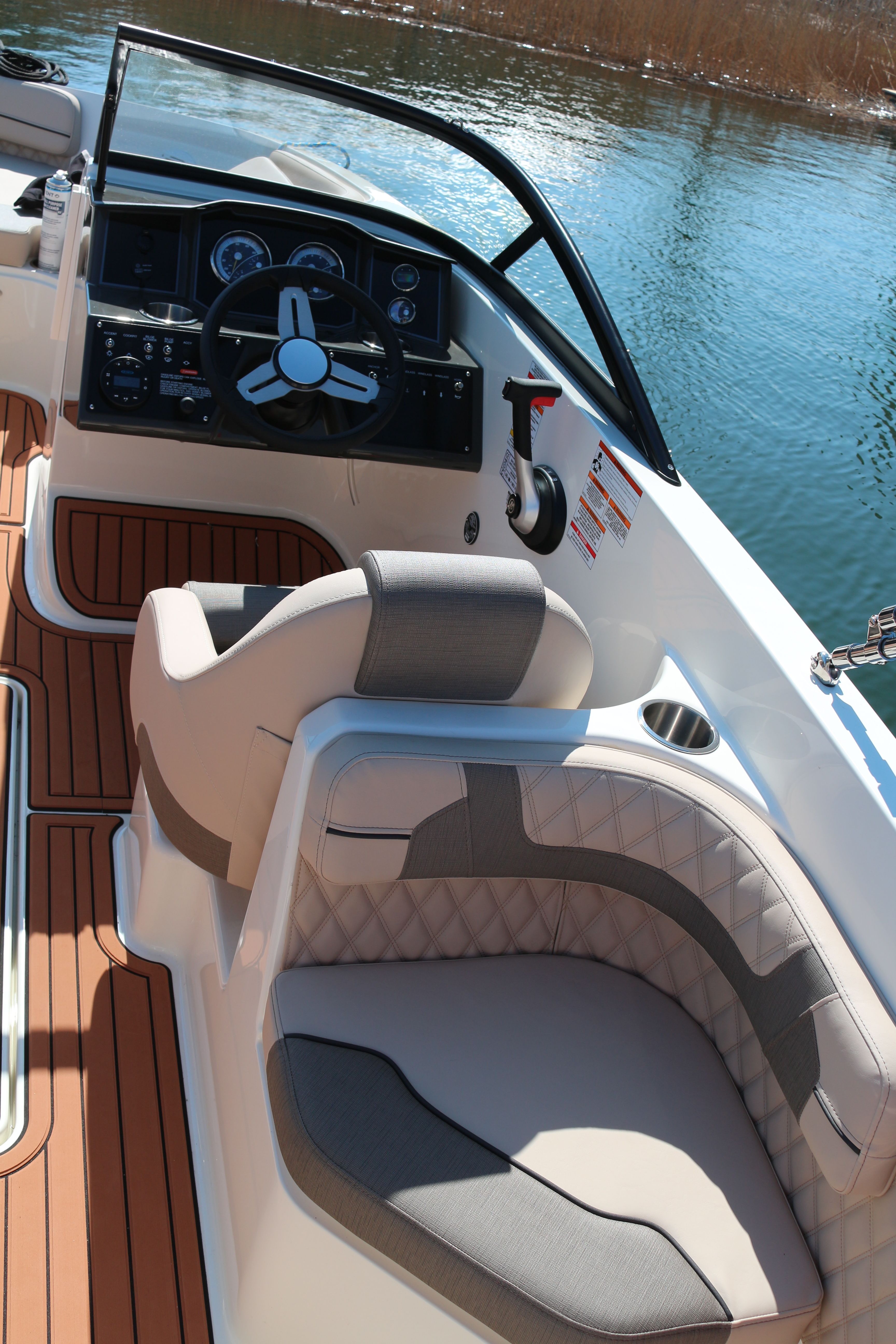 Bayliner VR6 E | Piu Bella Cosa