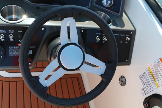 Bayliner VR6 E | Piu Bella Cosa