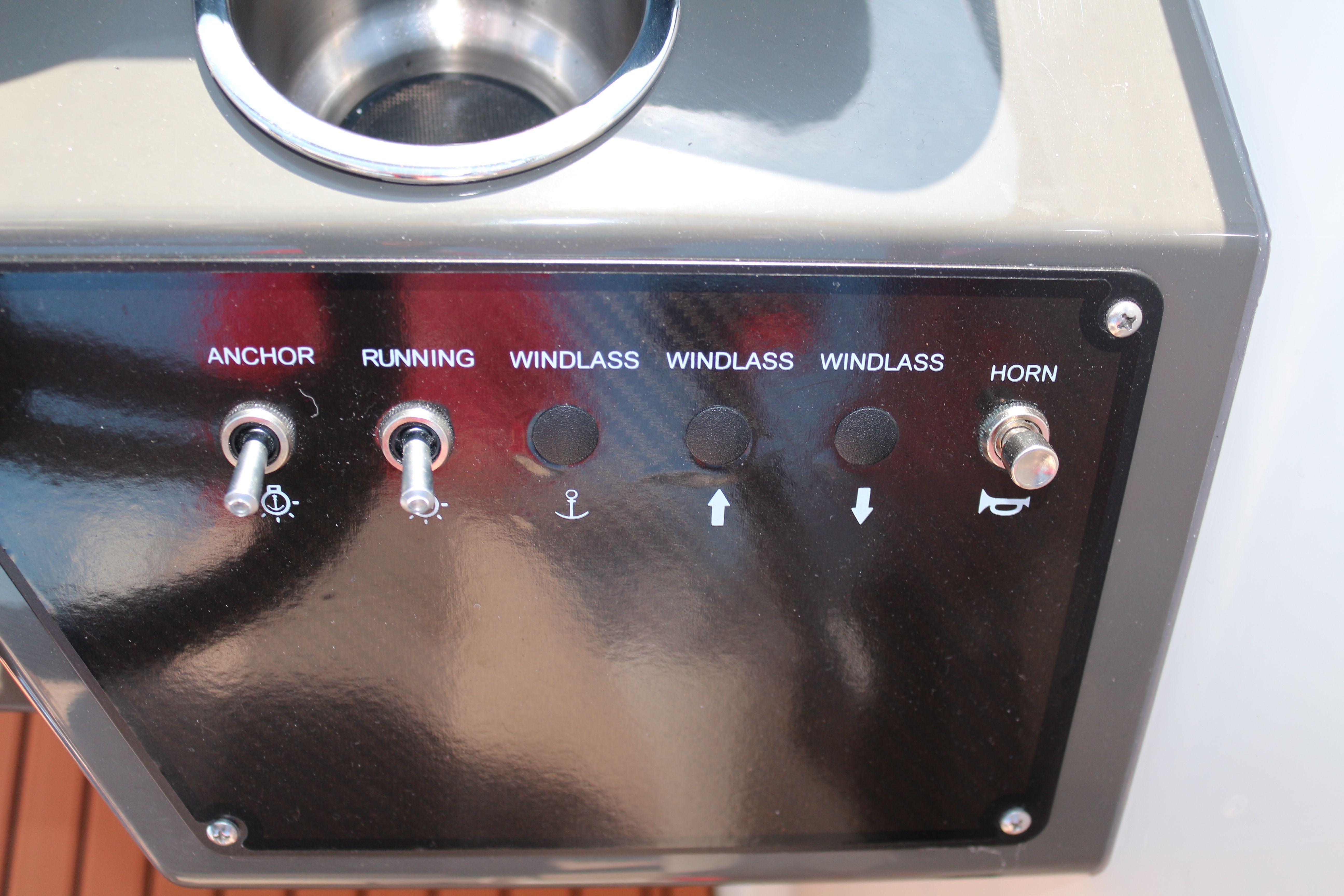 Bayliner VR6 E | Piu Bella Cosa