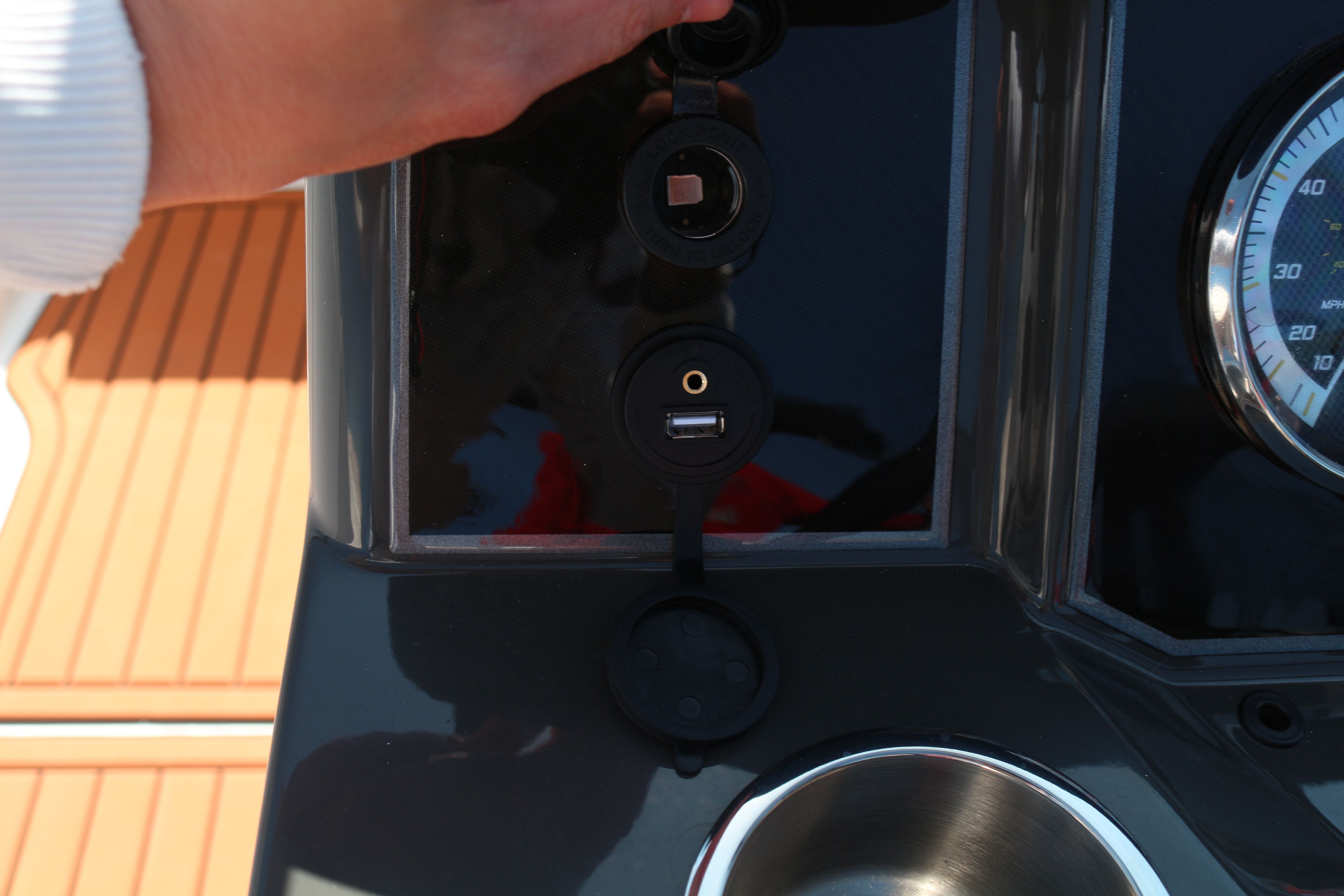 Bayliner VR6 E | Piu Bella Cosa