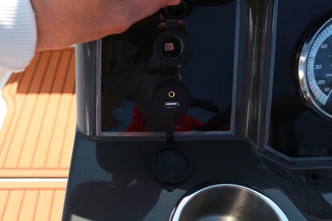 Bayliner VR6 E | Piu Bella Cosa