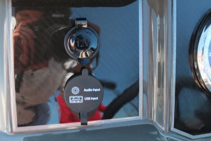 Bayliner VR6 E | Piu Bella Cosa