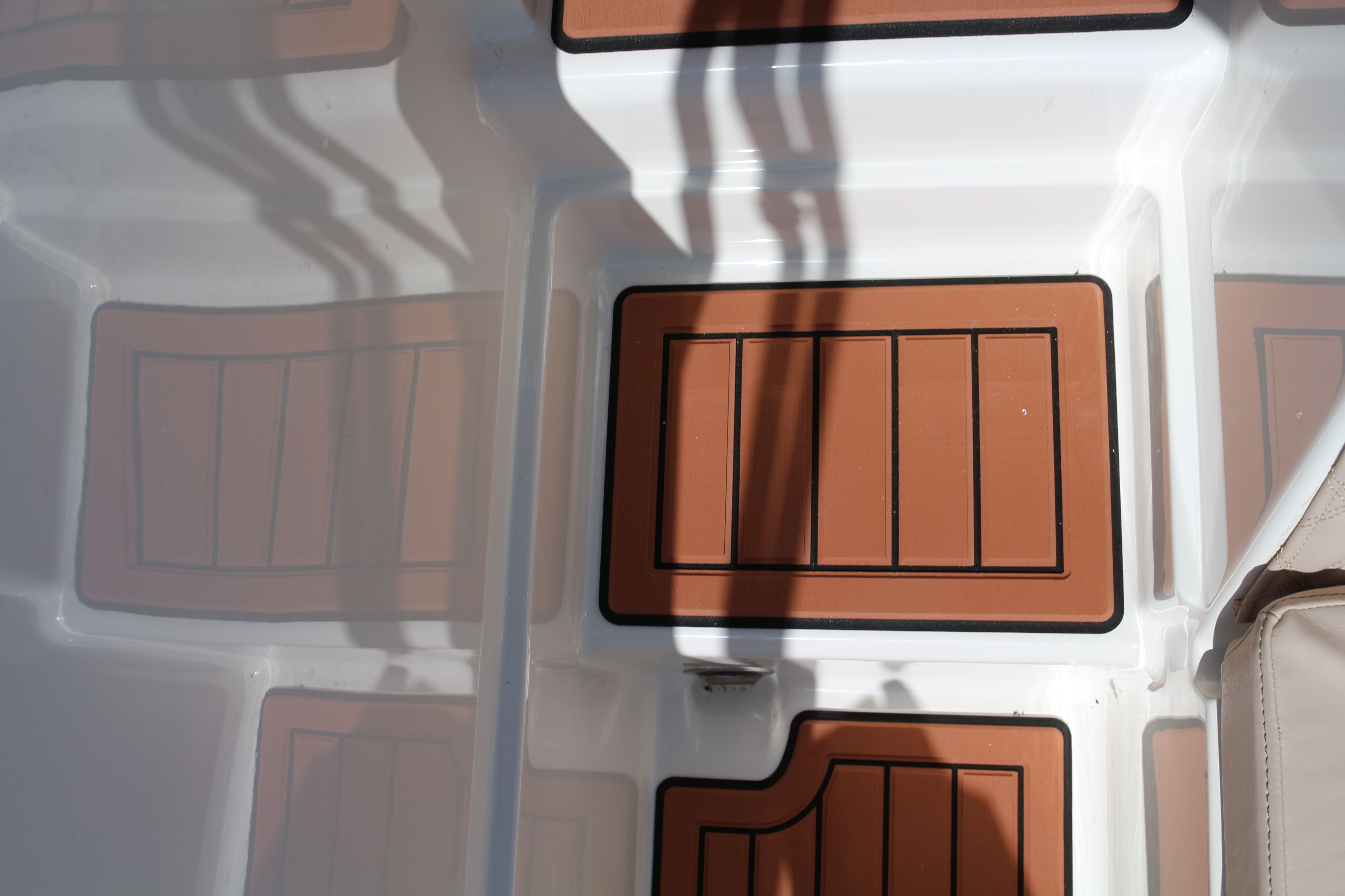 Bayliner VR6 E | Piu Bella Cosa