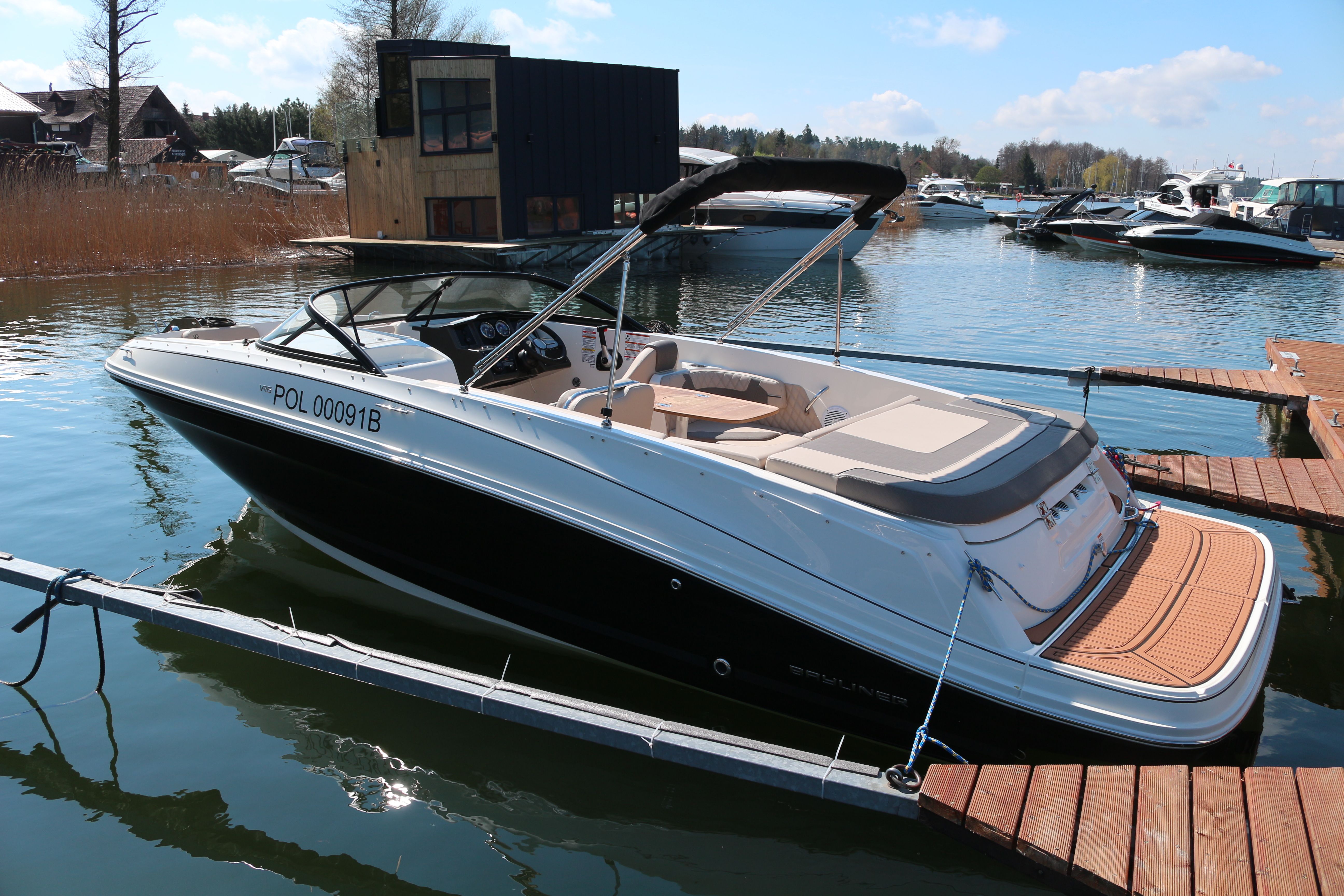 Bayliner VR6 E | Piu Bella Cosa