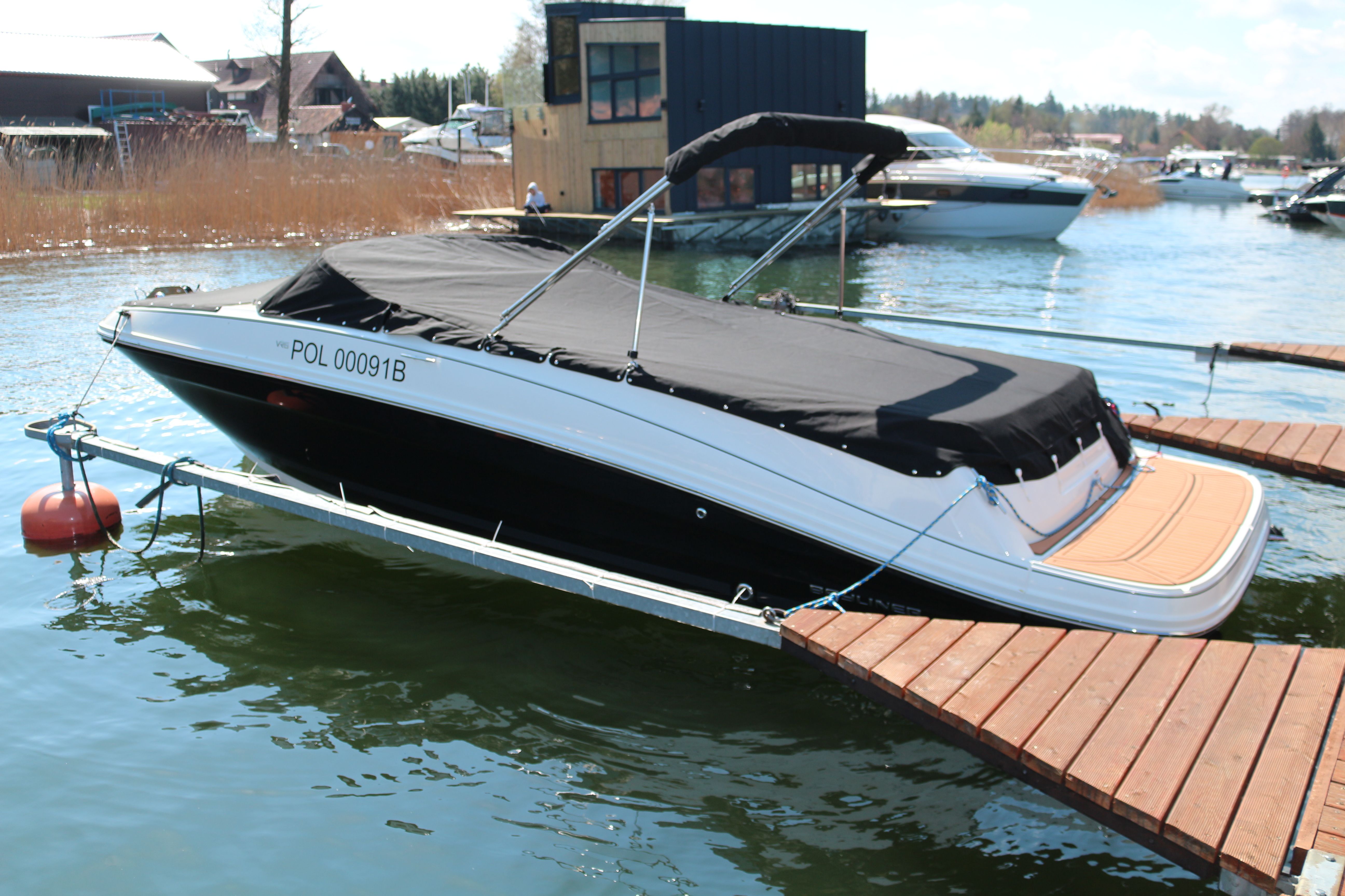 Bayliner VR6 E | Piu Bella Cosa