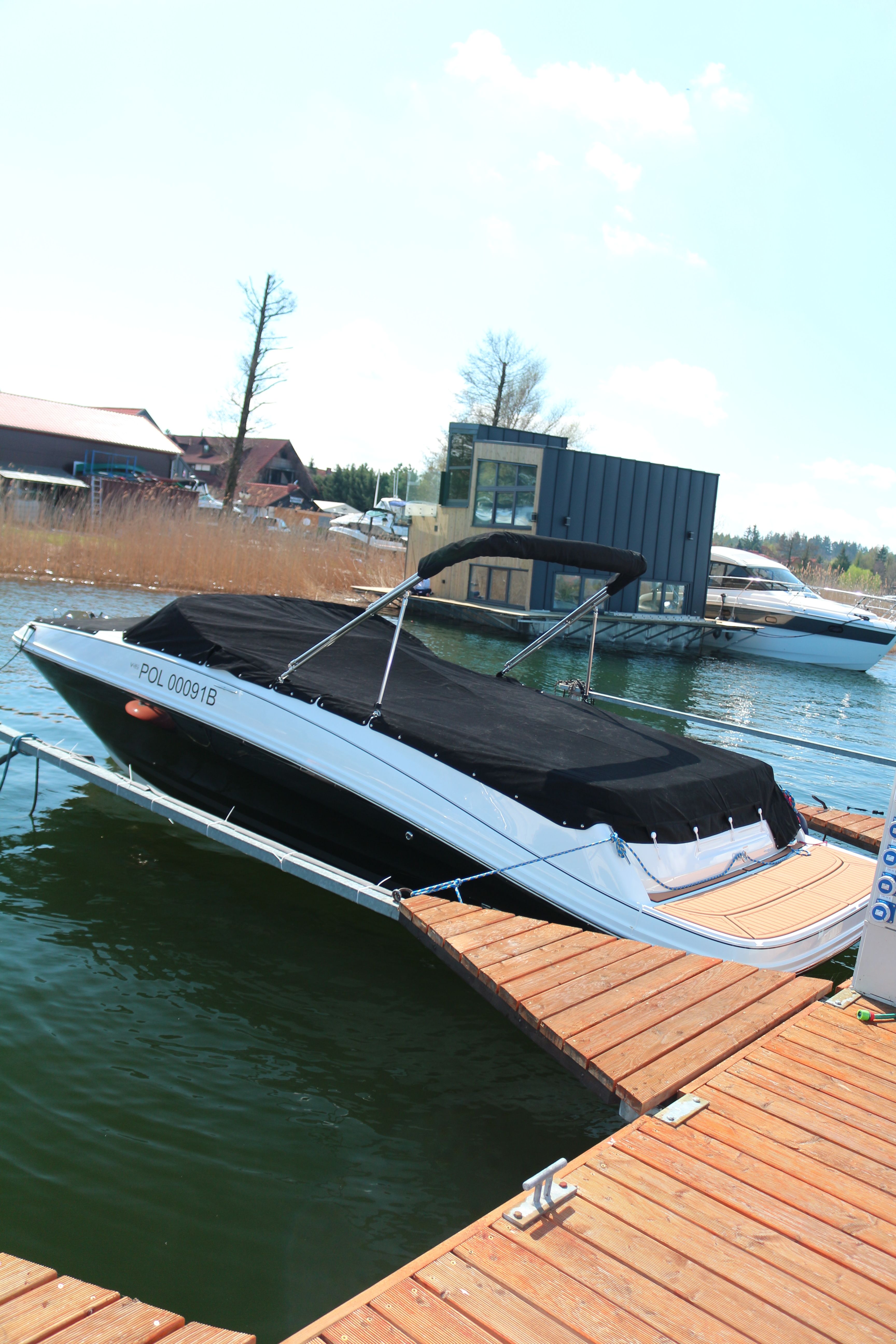 Bayliner VR6 E | Piu Bella Cosa