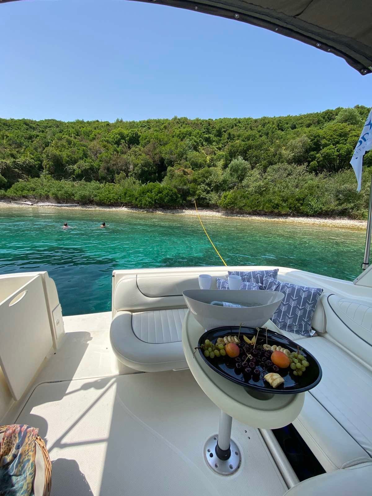 Maxum 3100 | White Lady