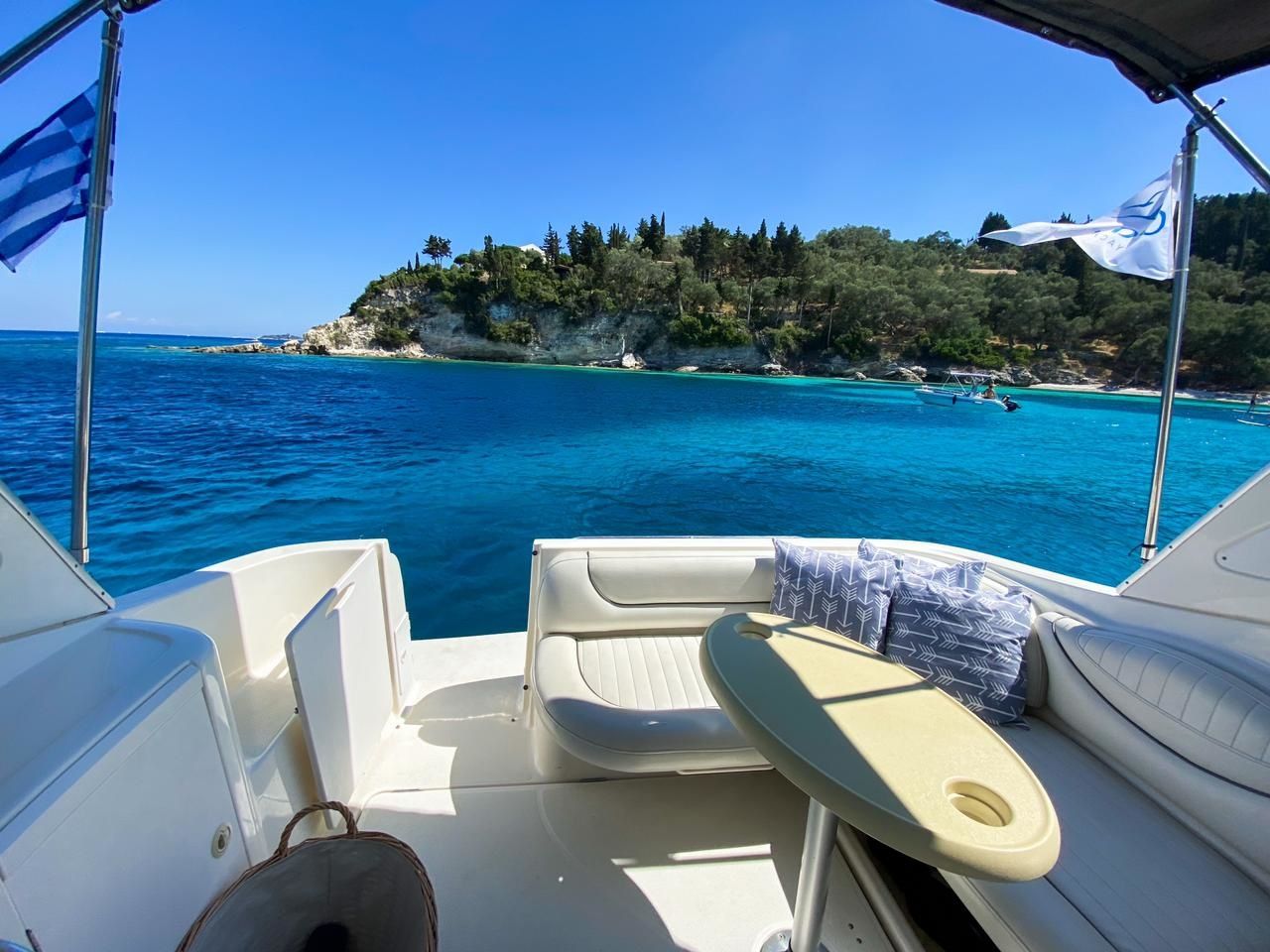 Maxum 3100 | White Lady