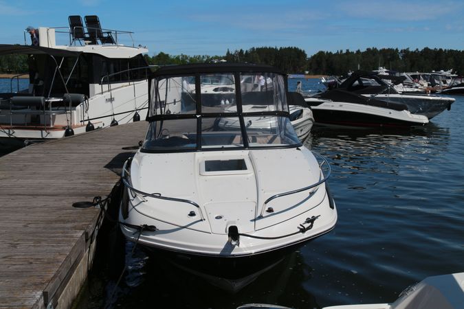 Bayliner VR6 Cuddy | Polly