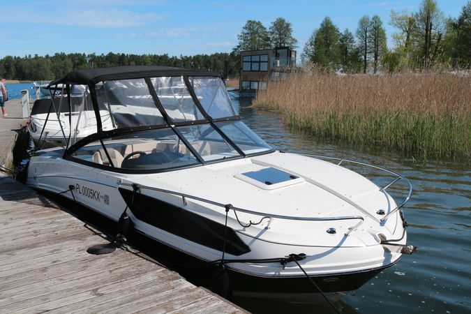 Bayliner VR6 Cuddy | Polly