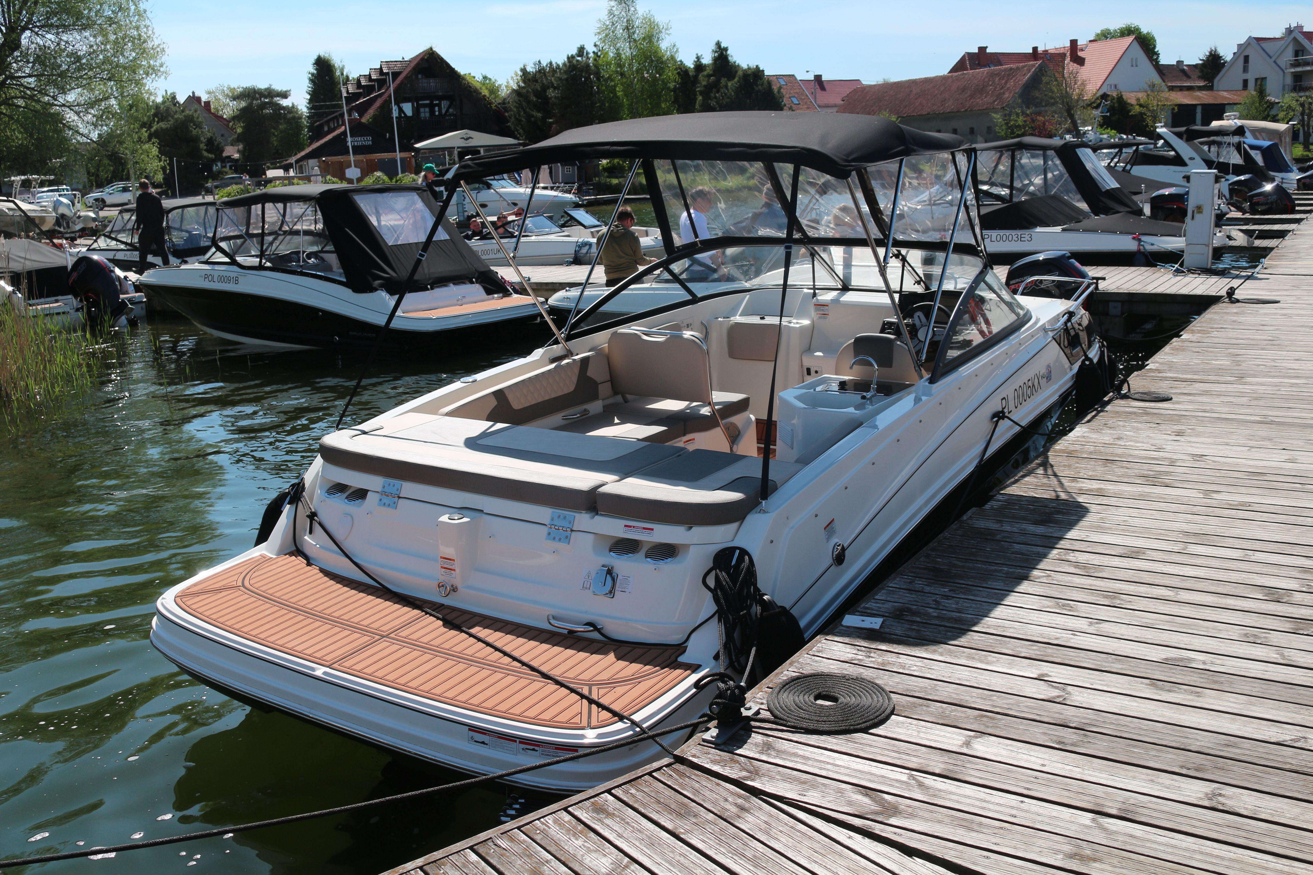 Bayliner VR6 Cuddy | Polly