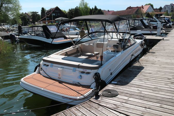 Bayliner VR6 Cuddy | Polly