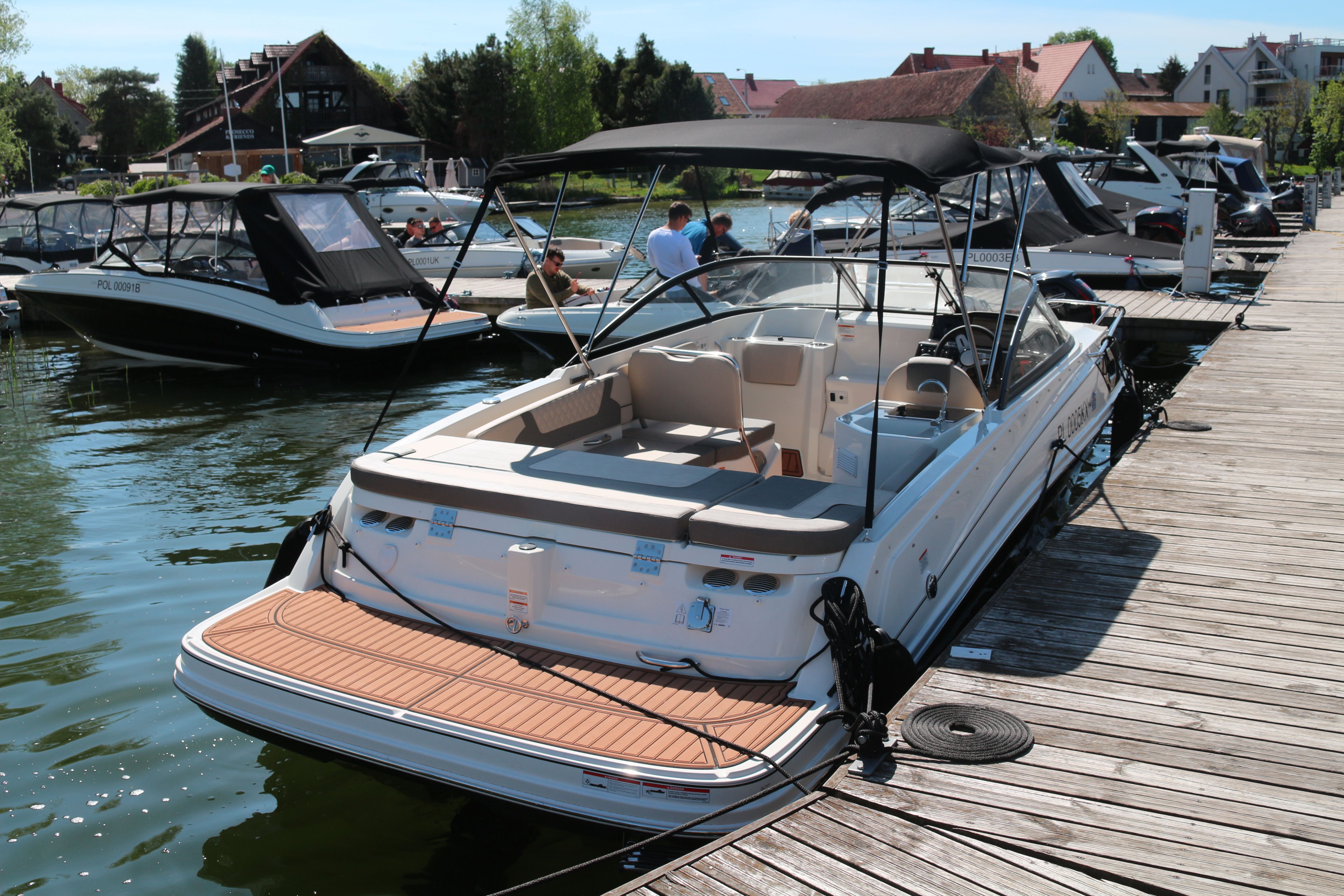 Bayliner VR6 Cuddy | Polly