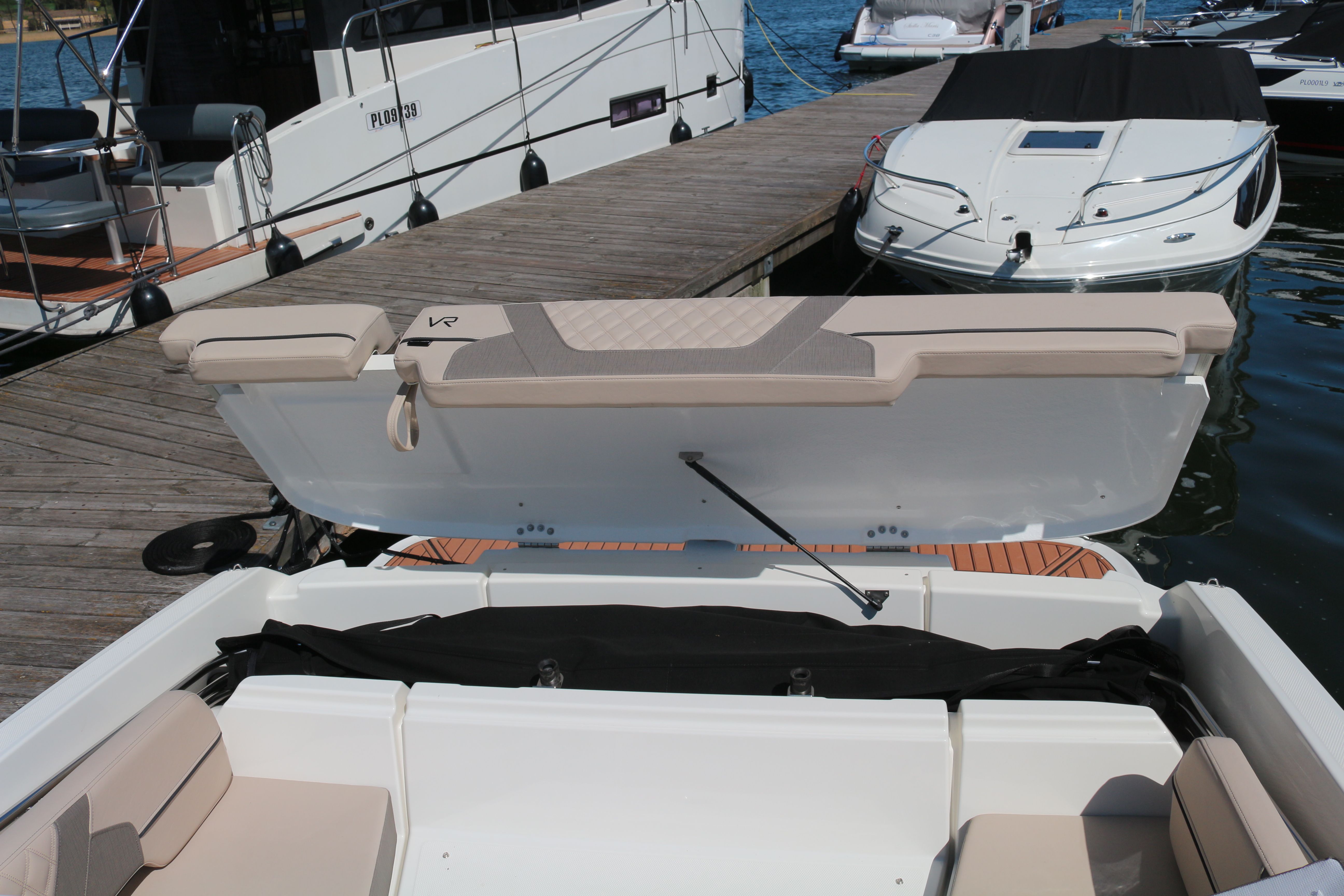 Bayliner VR6 Cuddy | Polly