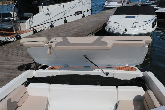 Bayliner VR6 Cuddy | Polly