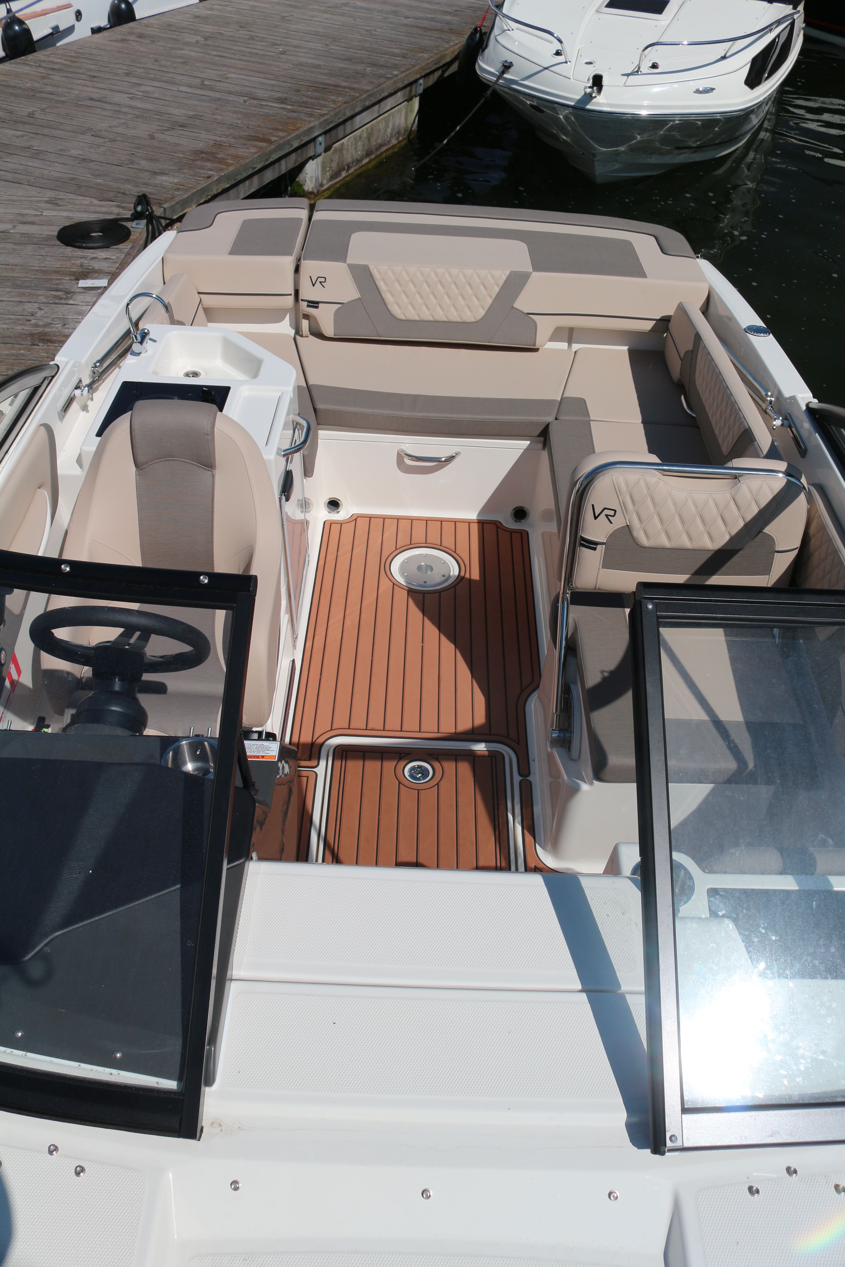 Bayliner VR6 Cuddy | Polly
