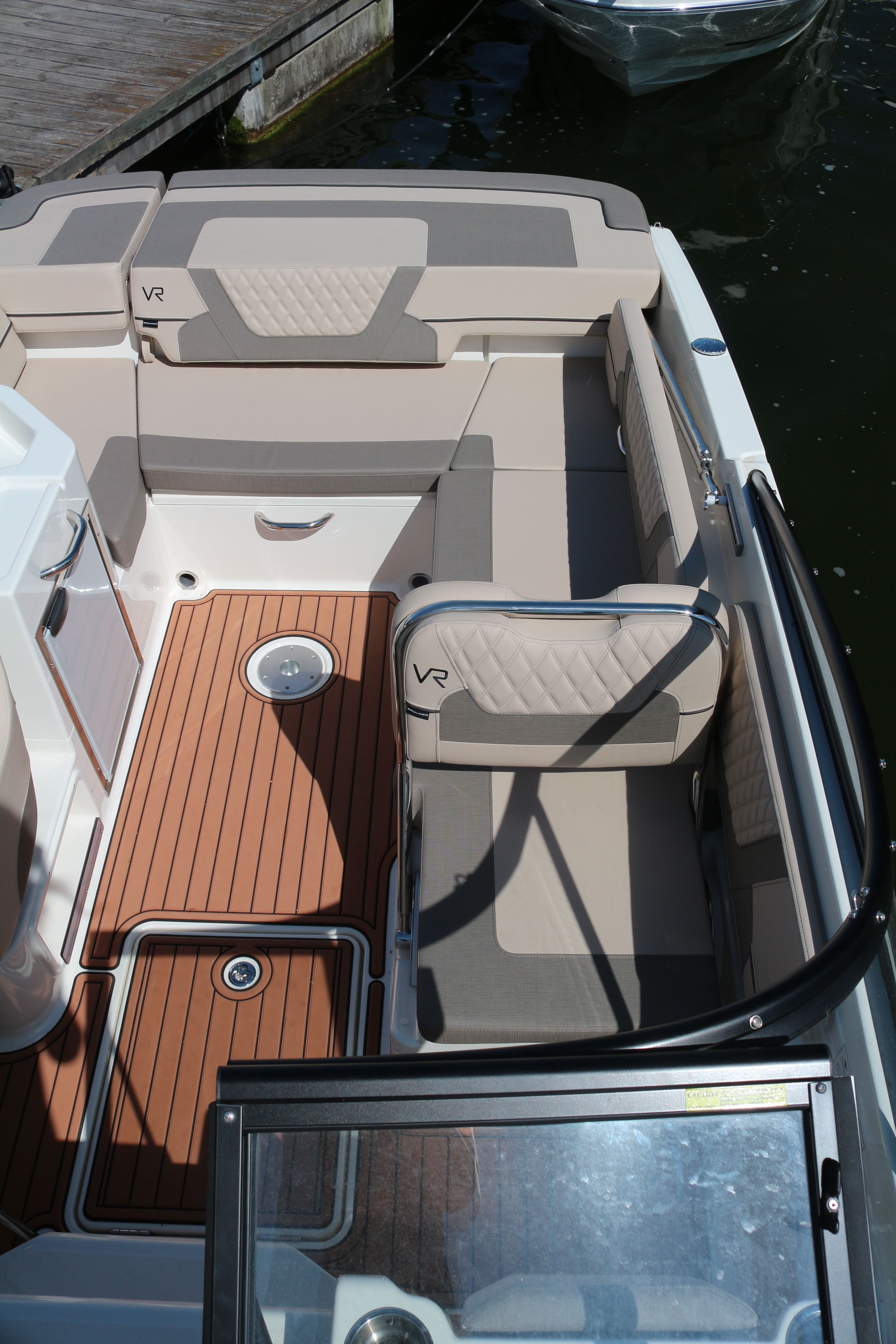 Bayliner VR6 Cuddy | Polly