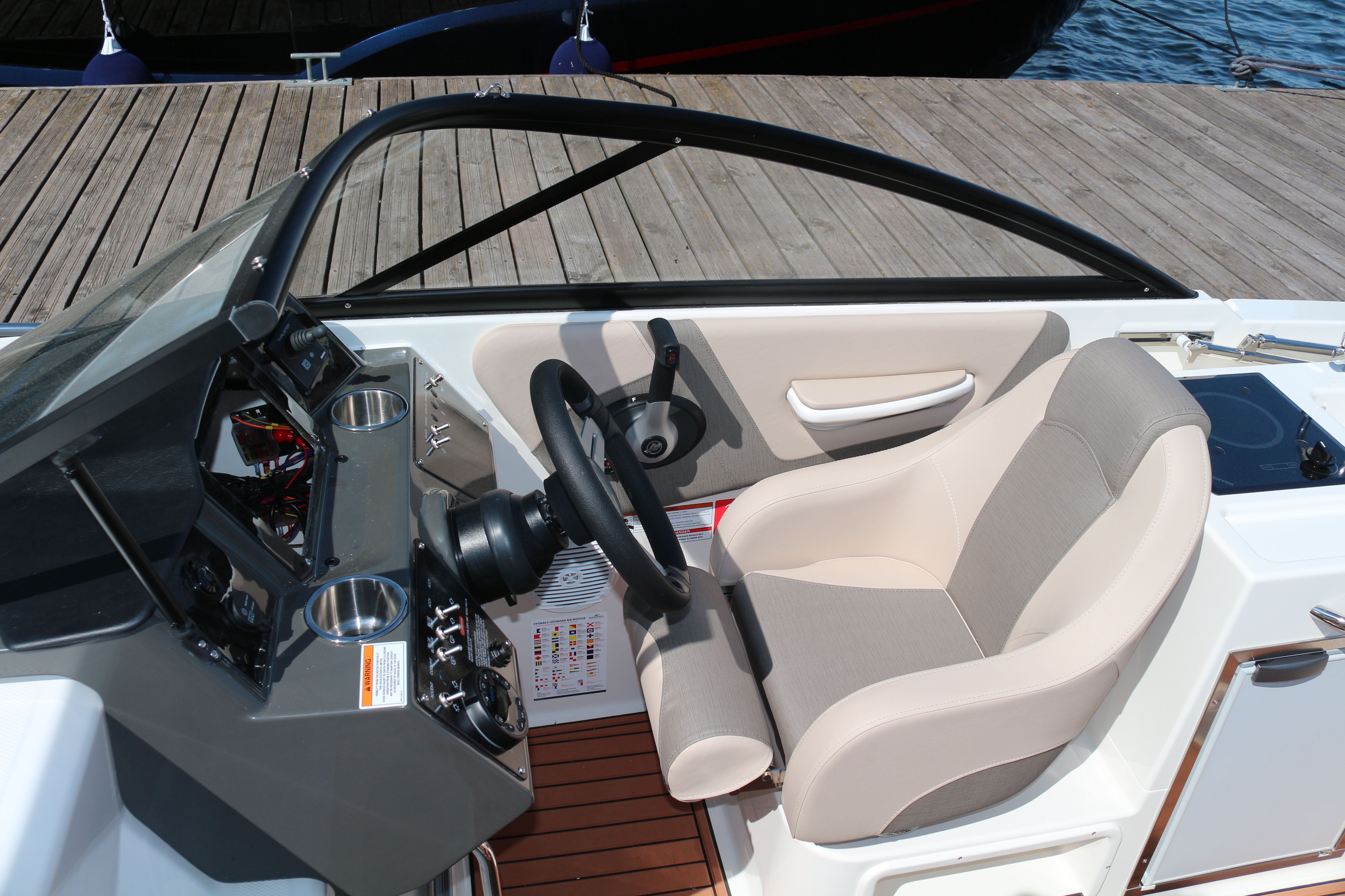 Bayliner VR6 Cuddy | Polly