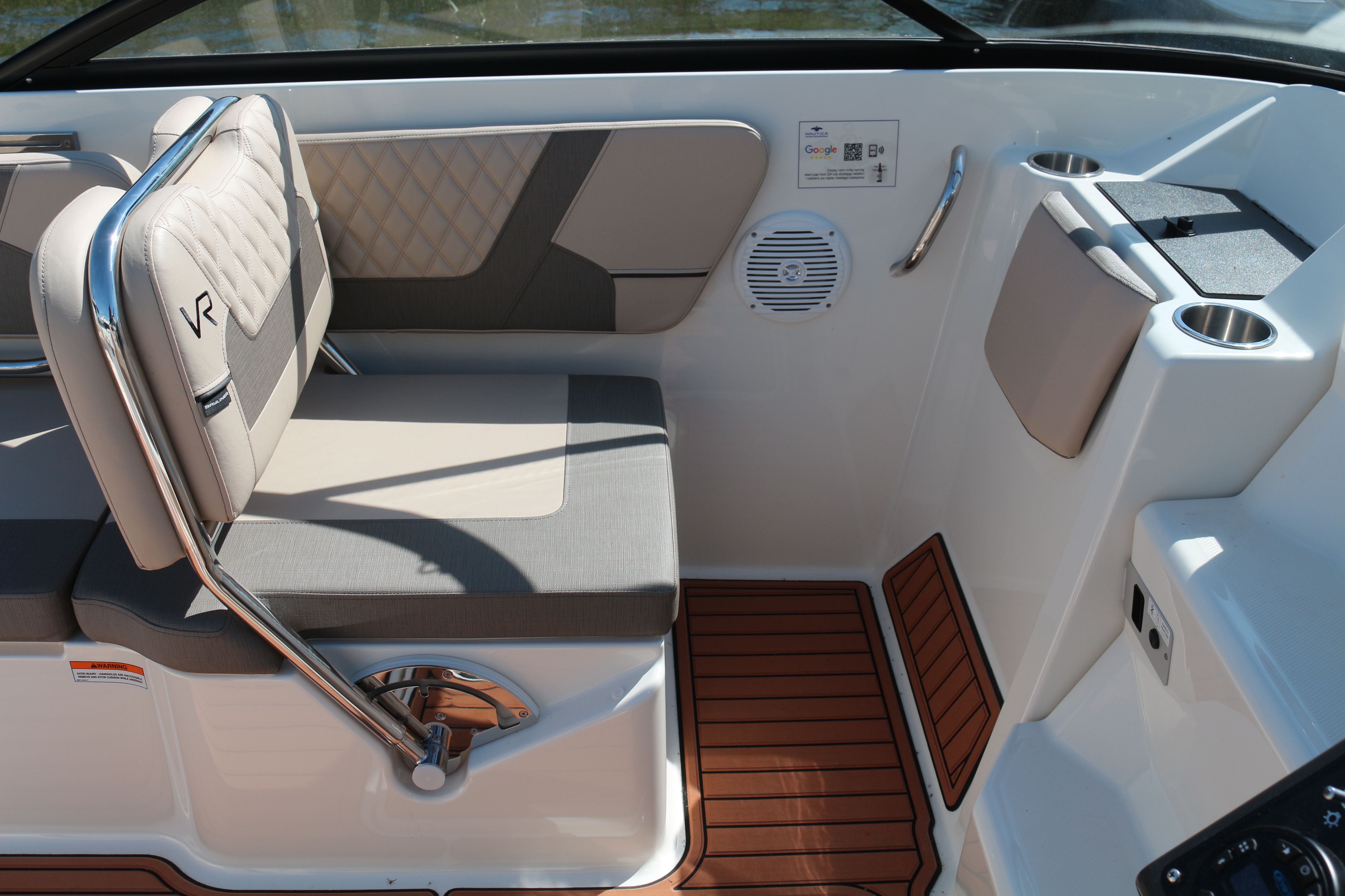 Bayliner VR6 Cuddy | Polly