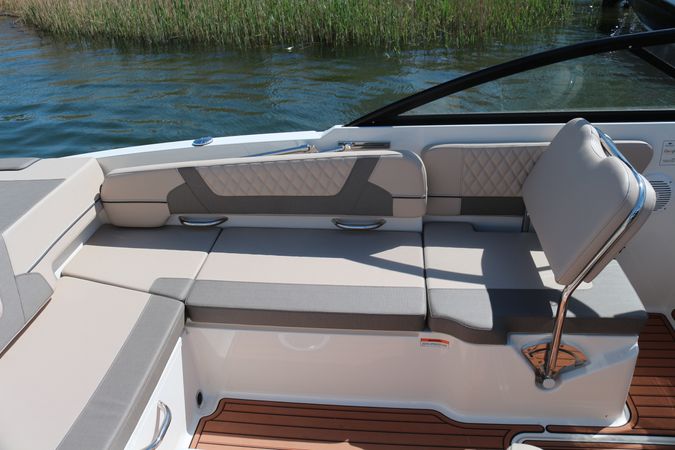 Bayliner VR6 Cuddy | Polly