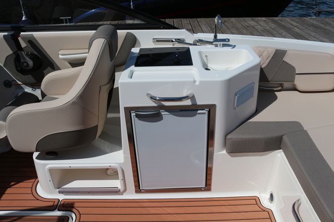 Bayliner VR6 Cuddy | Polly